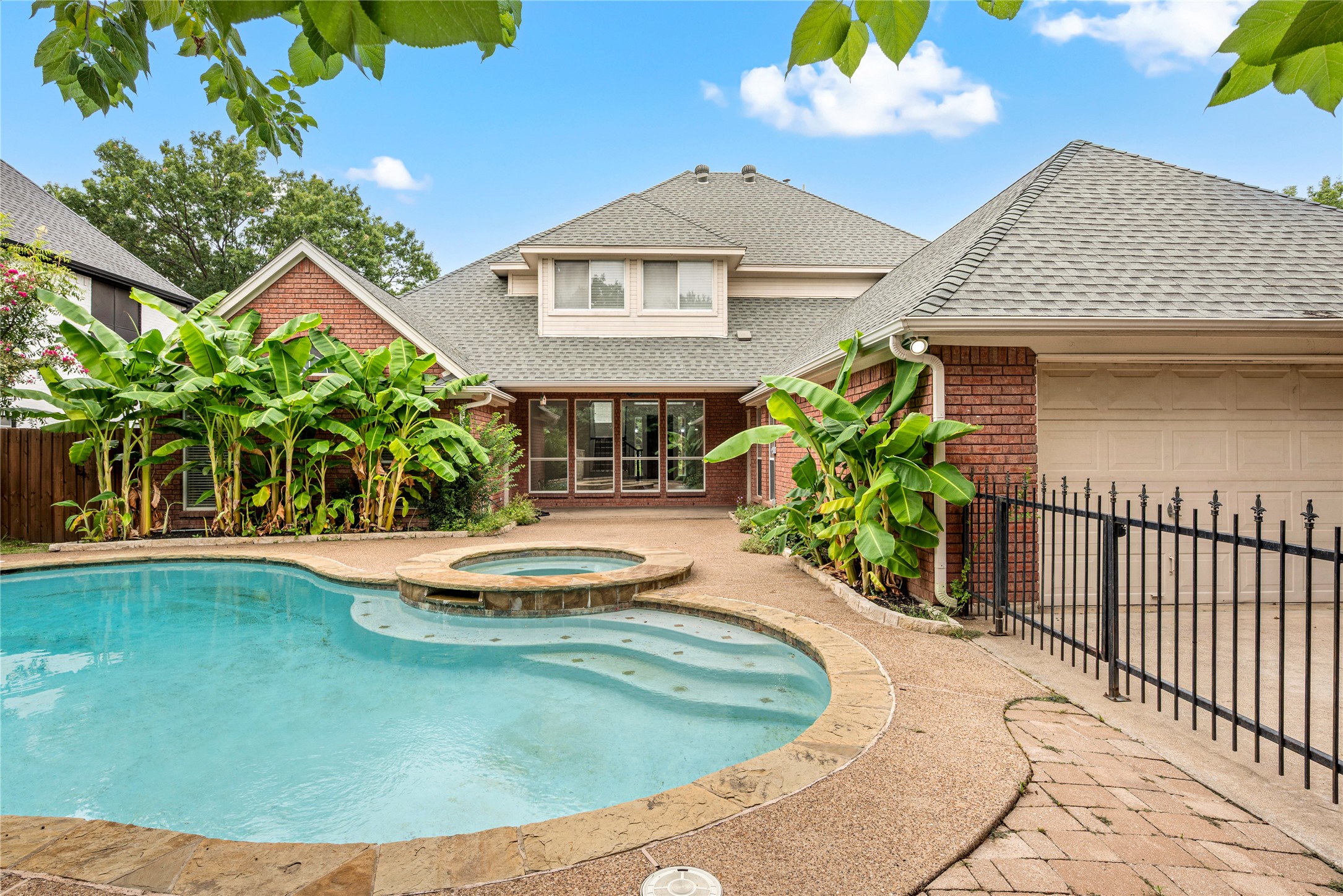 2101 Tarrant Lane