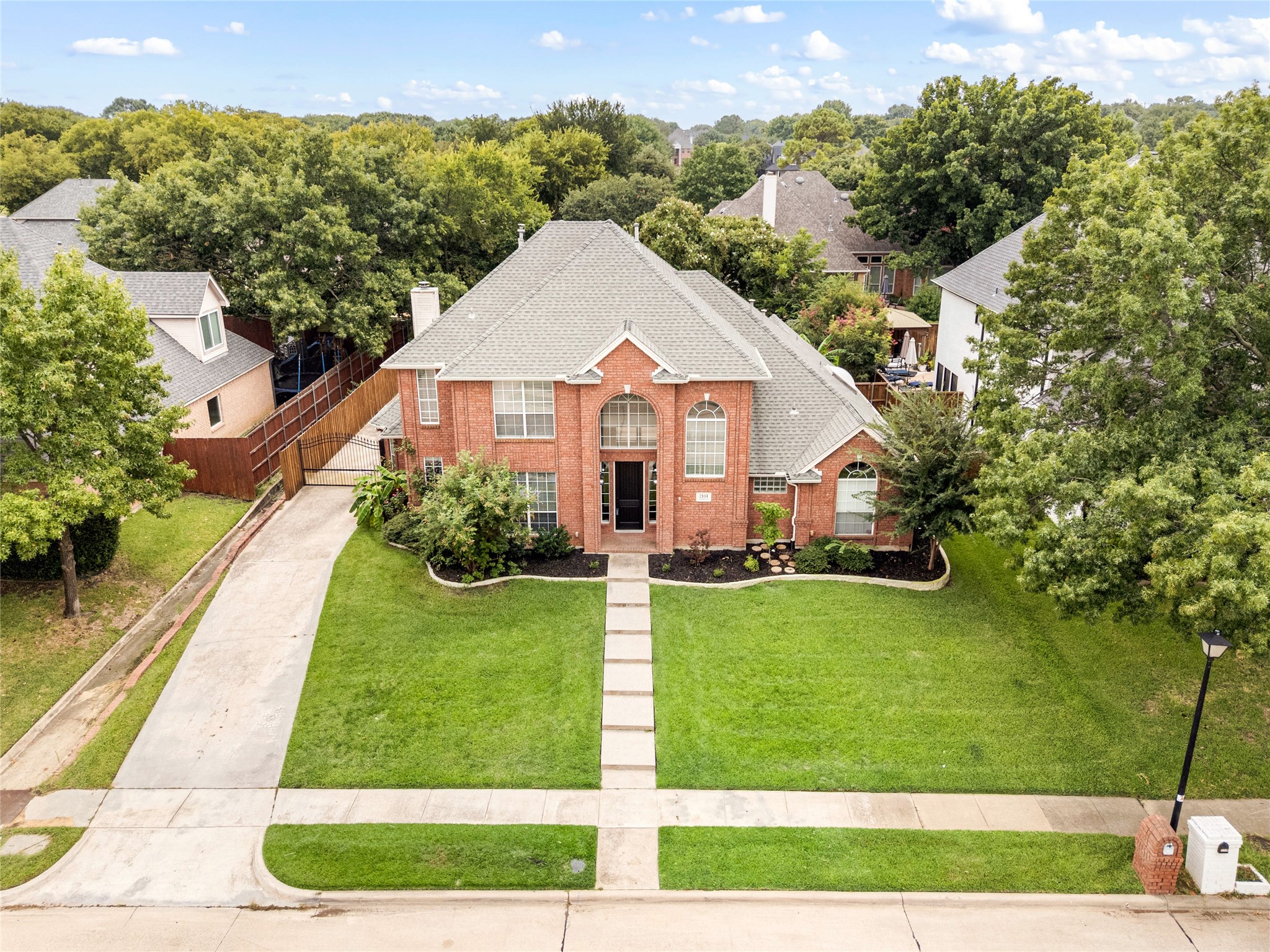 2101 Tarrant Lane