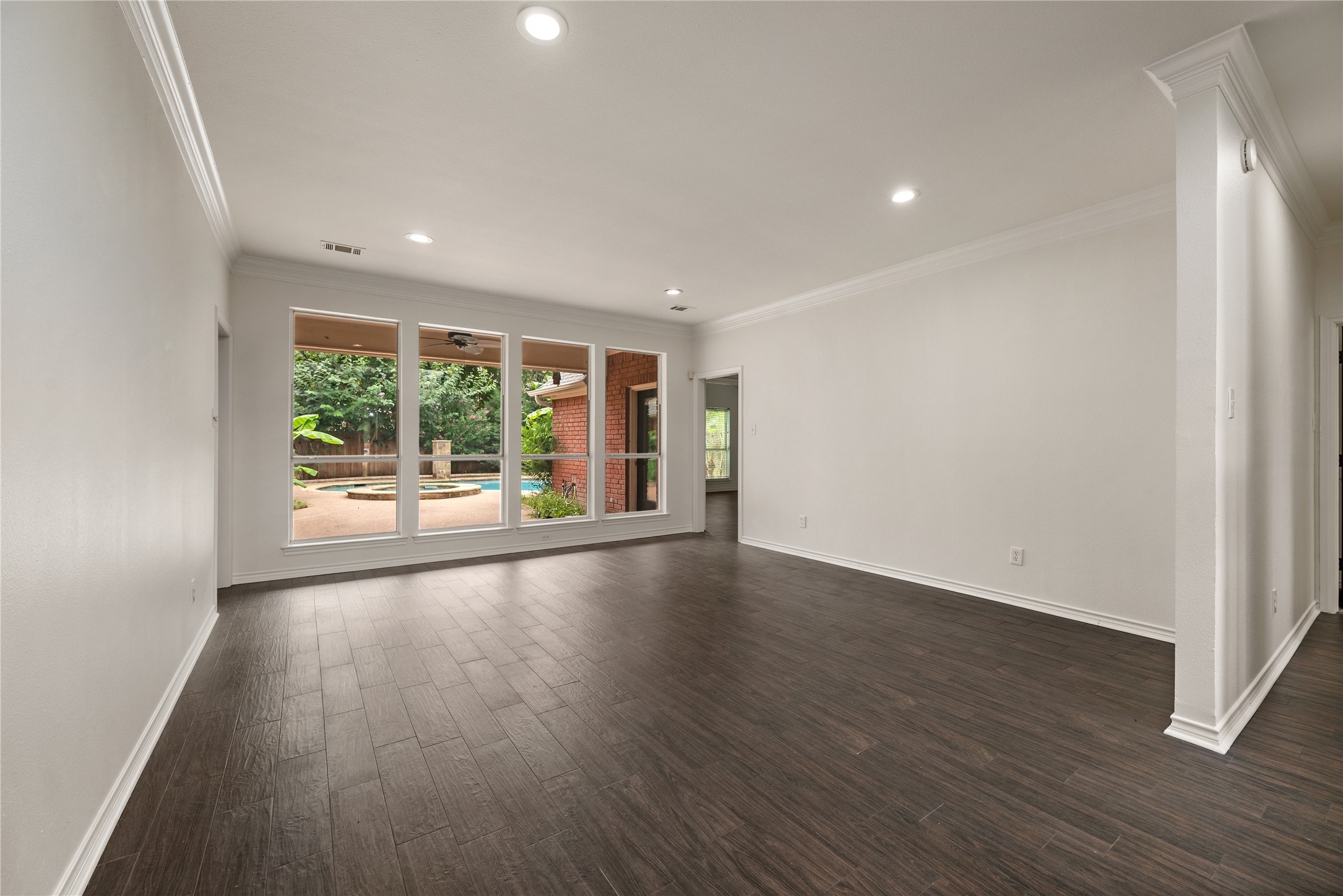 2101 Tarrant Lane