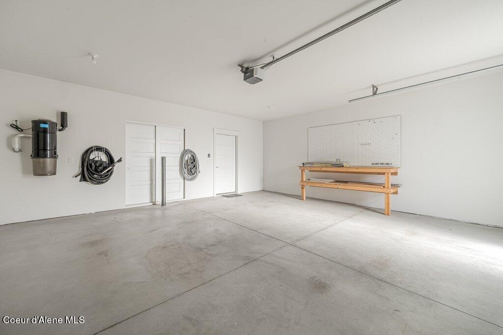 8042 N HIBISCUS LN, Coeur d'Alene