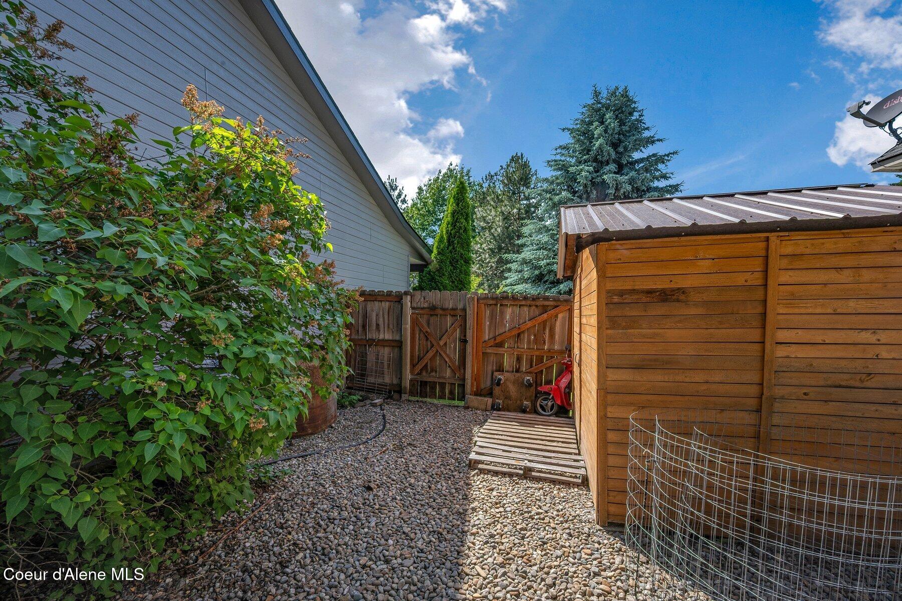 8562 N AUDUBON DR