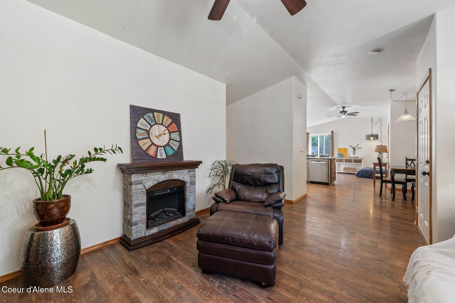 8562 N AUDUBON DR