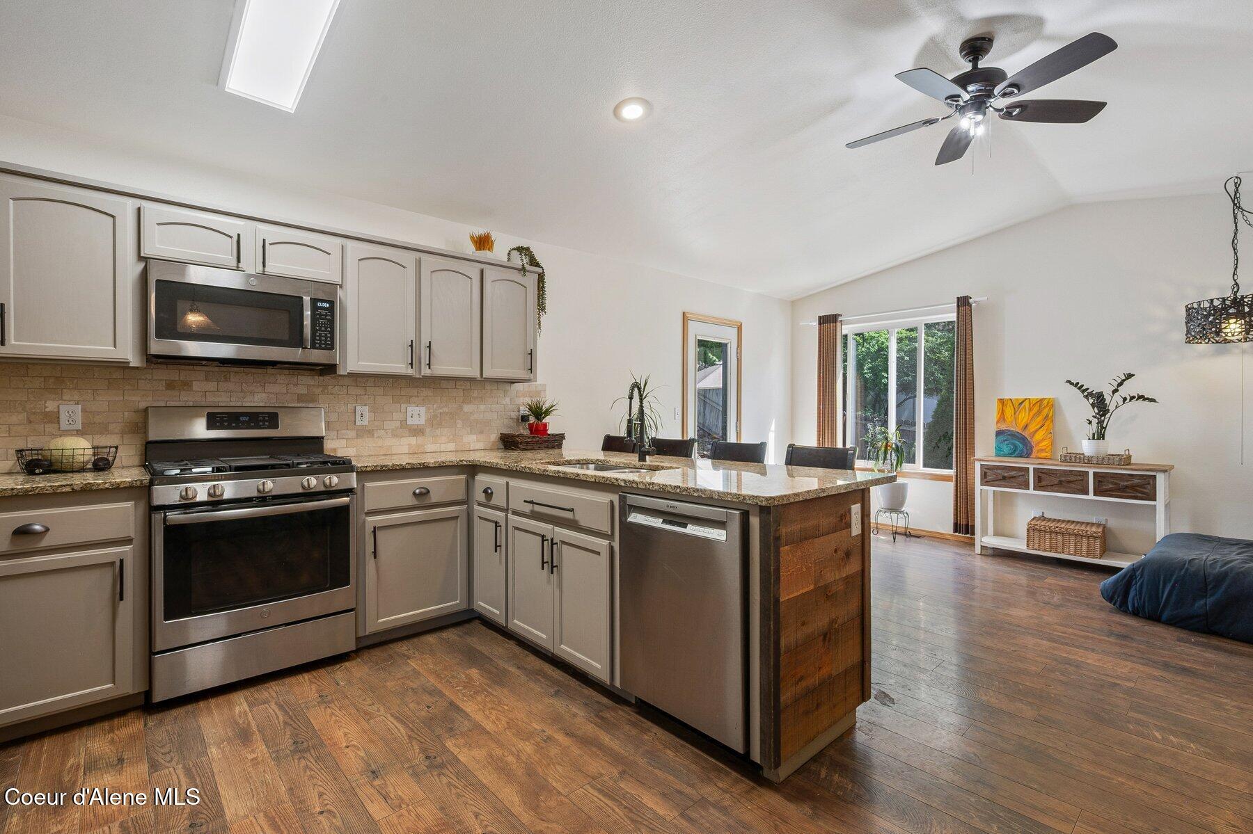 8562 N AUDUBON DR