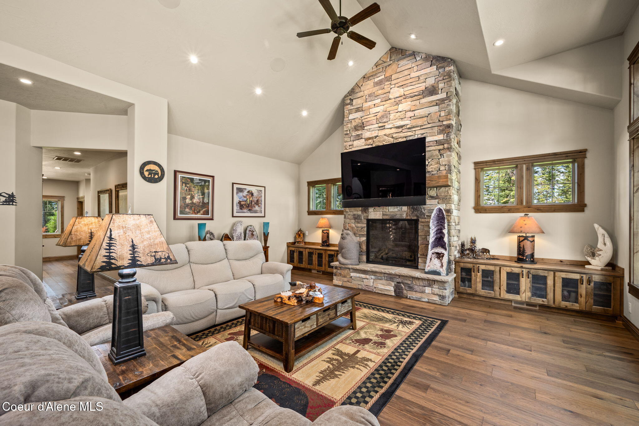 1609 E Amulet Cir