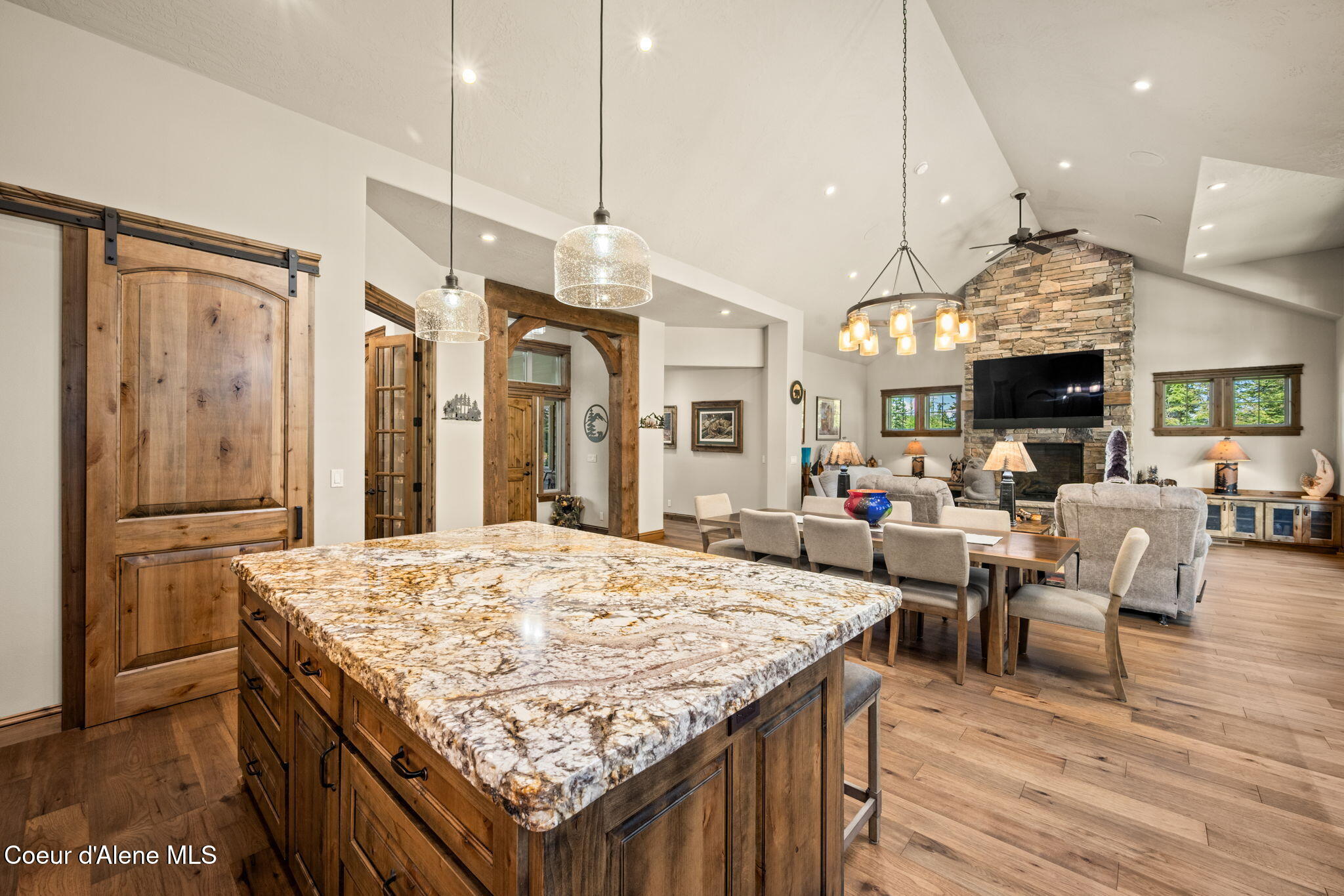 1609 E Amulet Cir