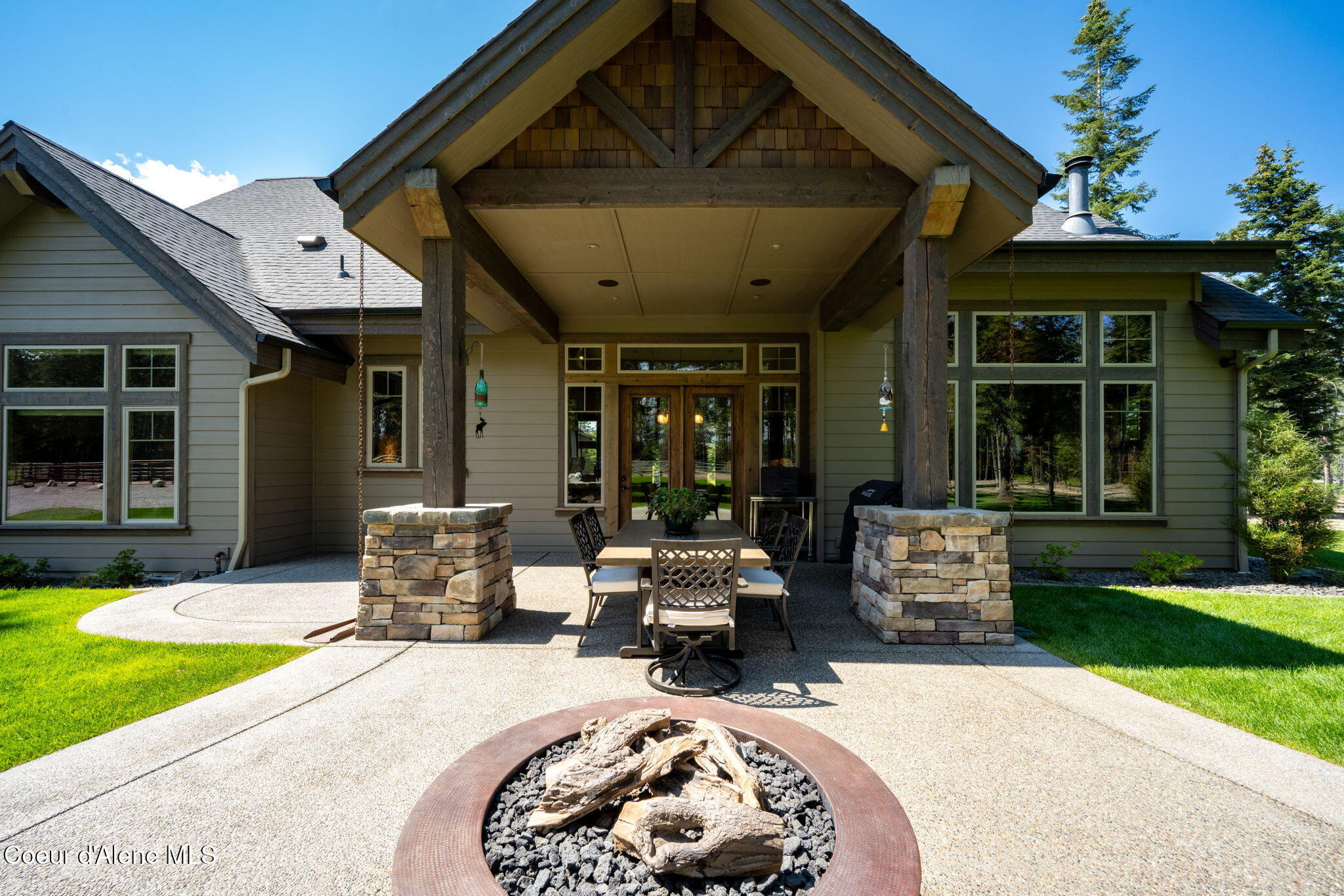 1609 E Amulet Cir