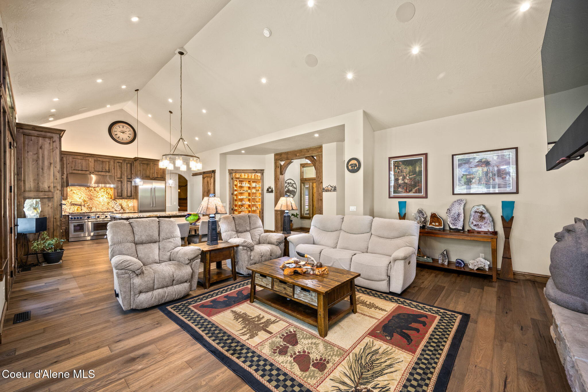 1609 E Amulet Cir