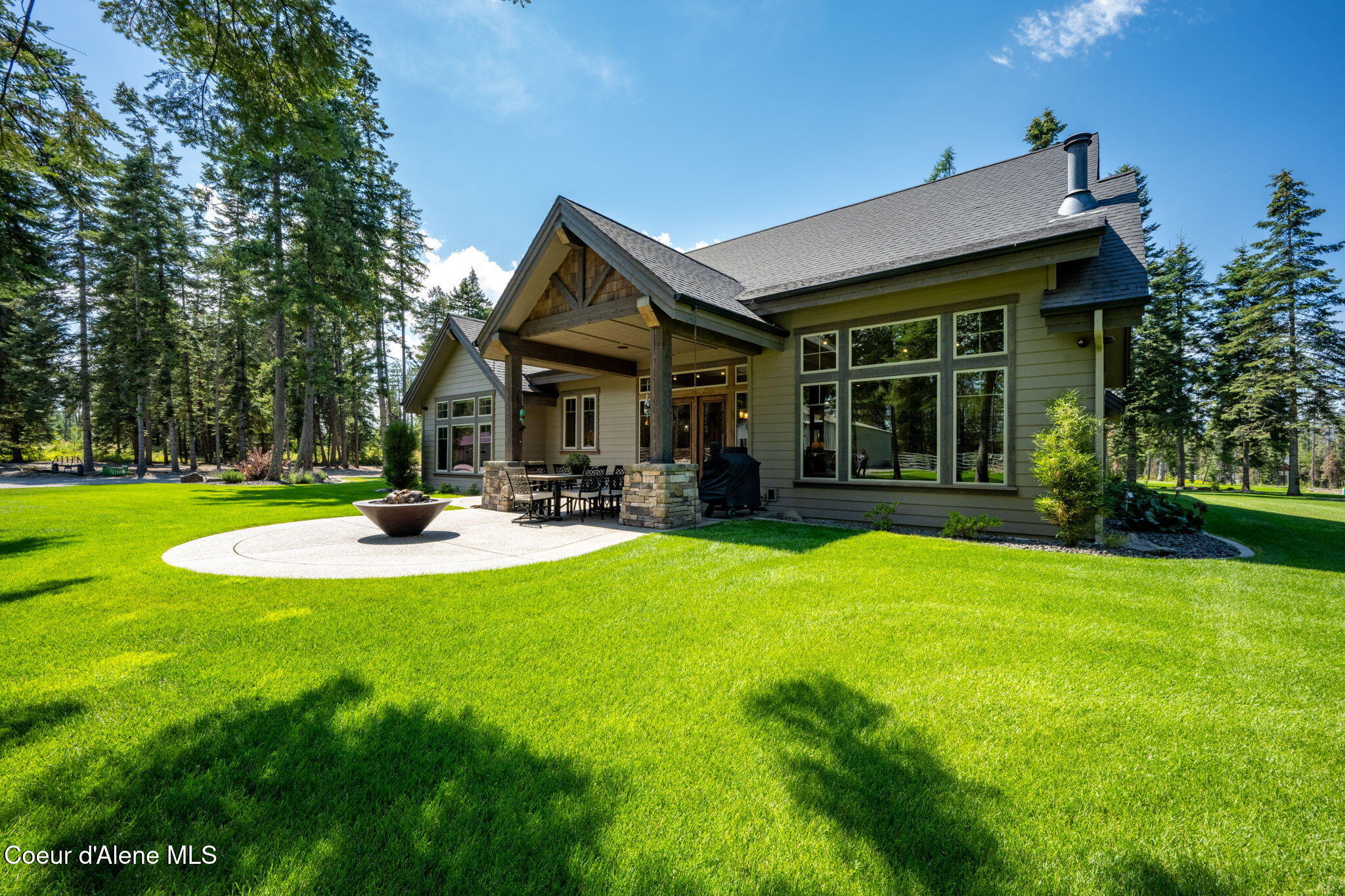 1609 E Amulet Cir