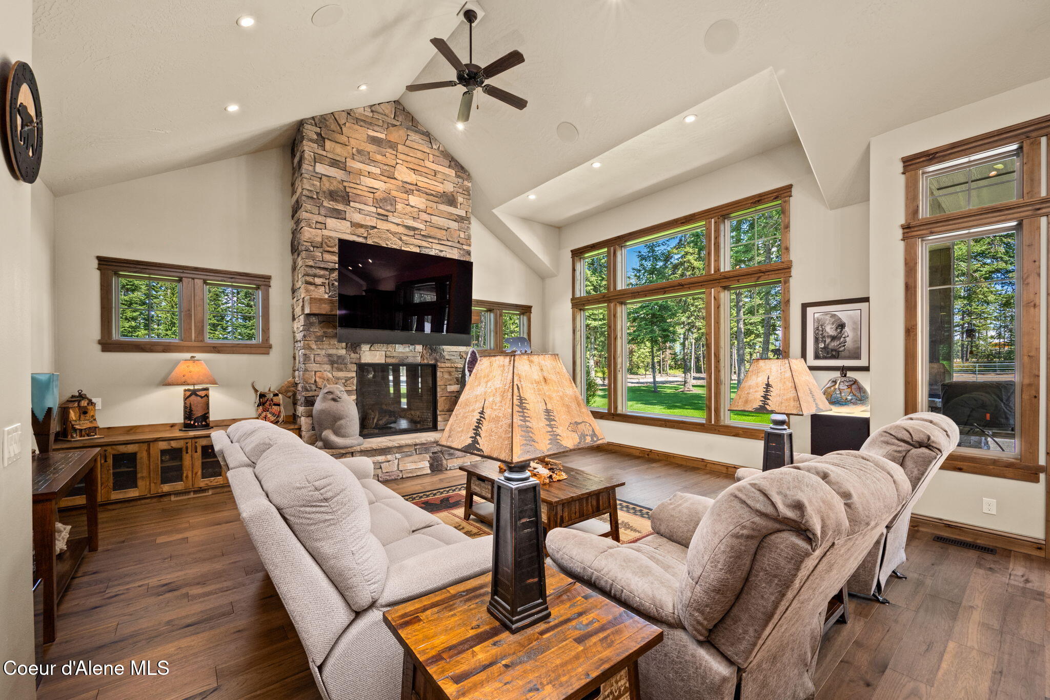 1609 E Amulet Cir