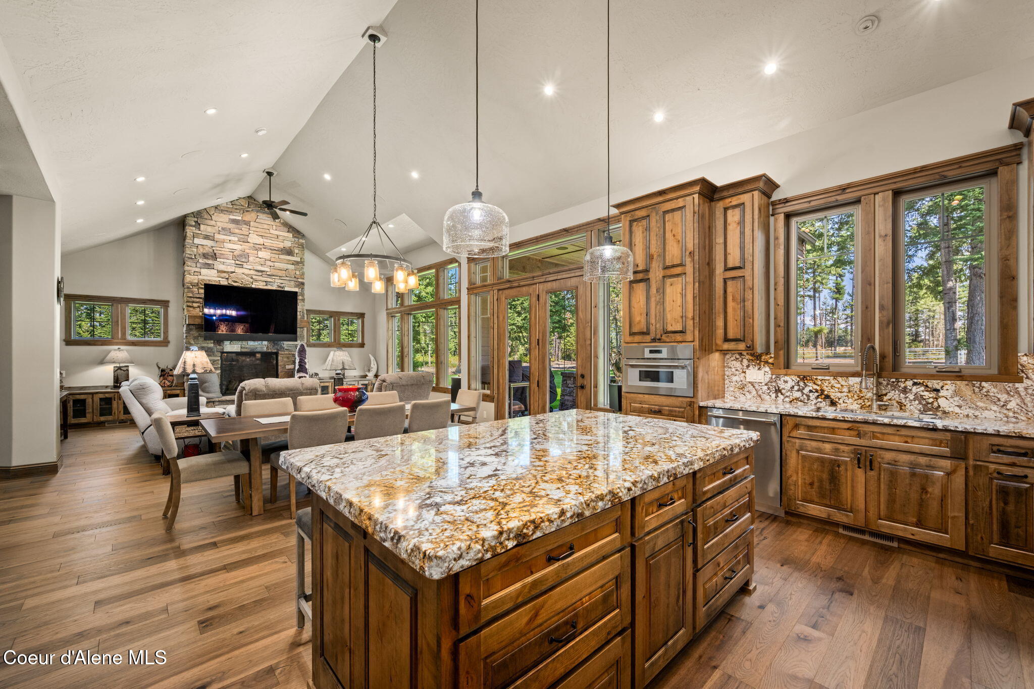 1609 E Amulet Cir
