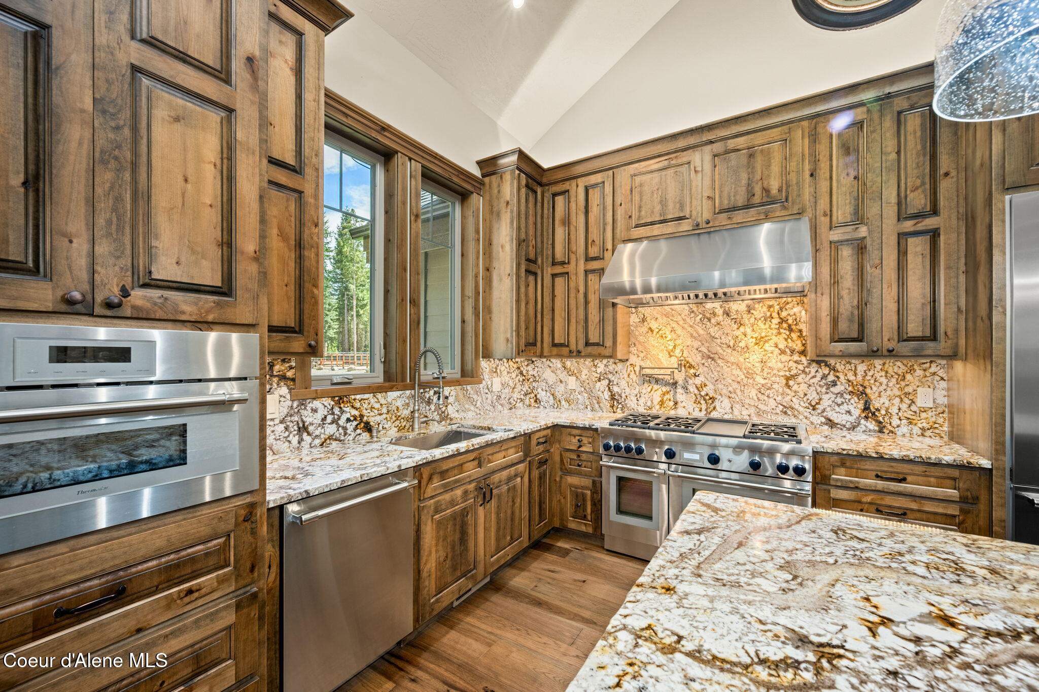 1609 E Amulet Cir