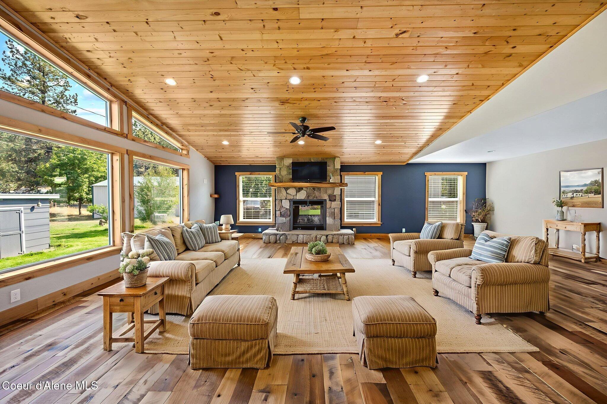 307 Woodland Dr
