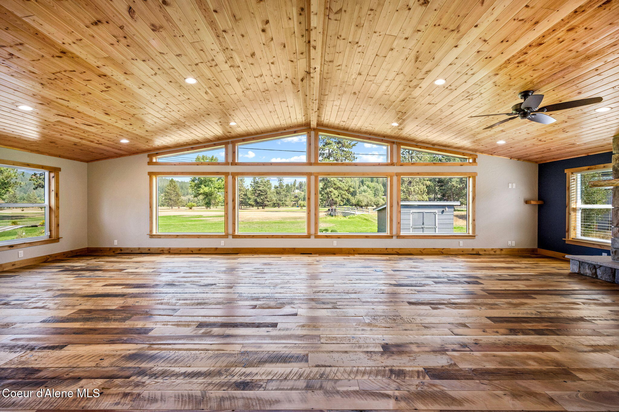 307 Woodland Dr