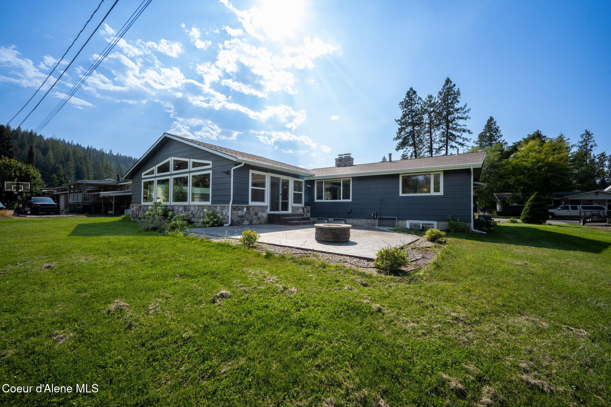 307 Woodland Dr