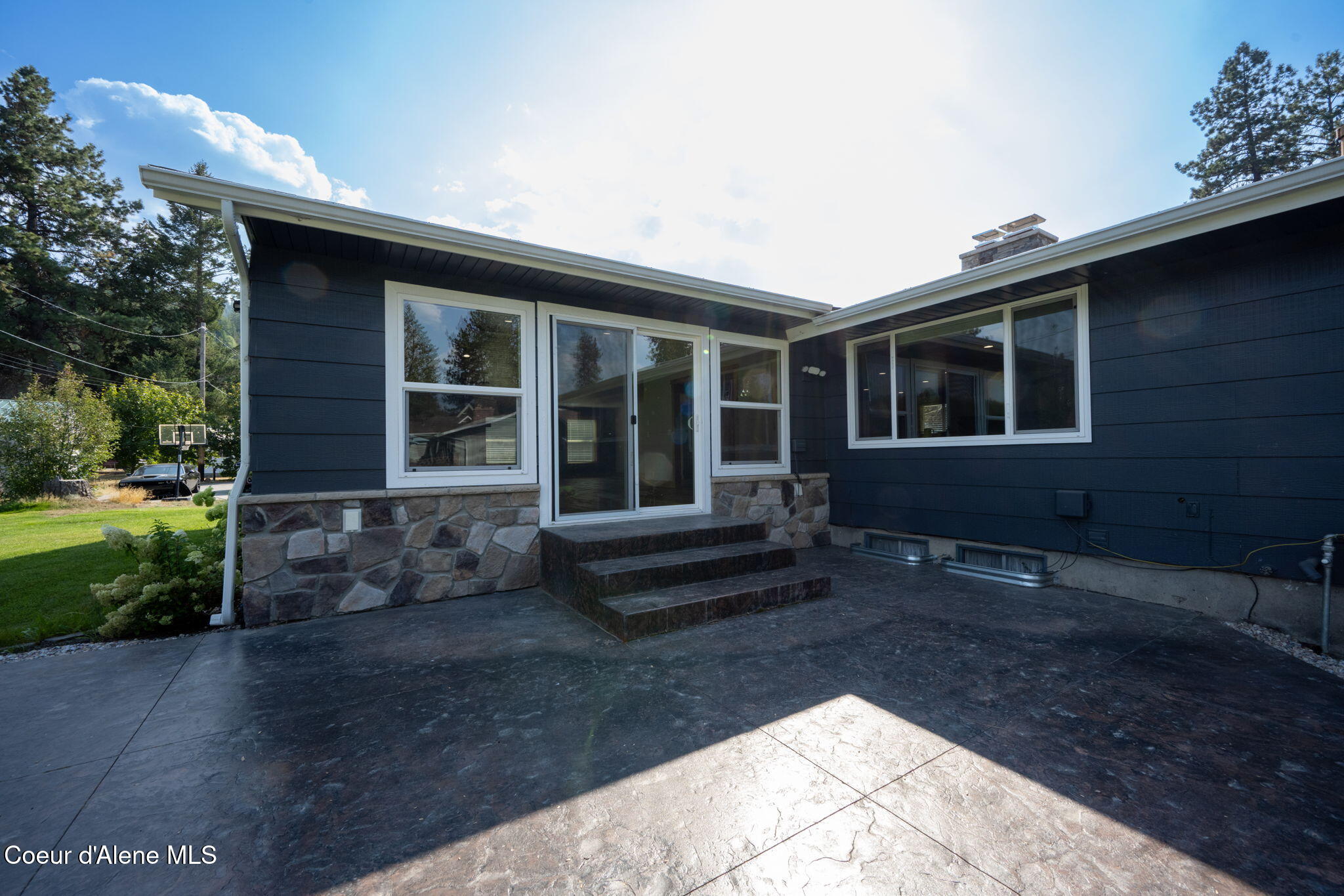 307 Woodland Dr
