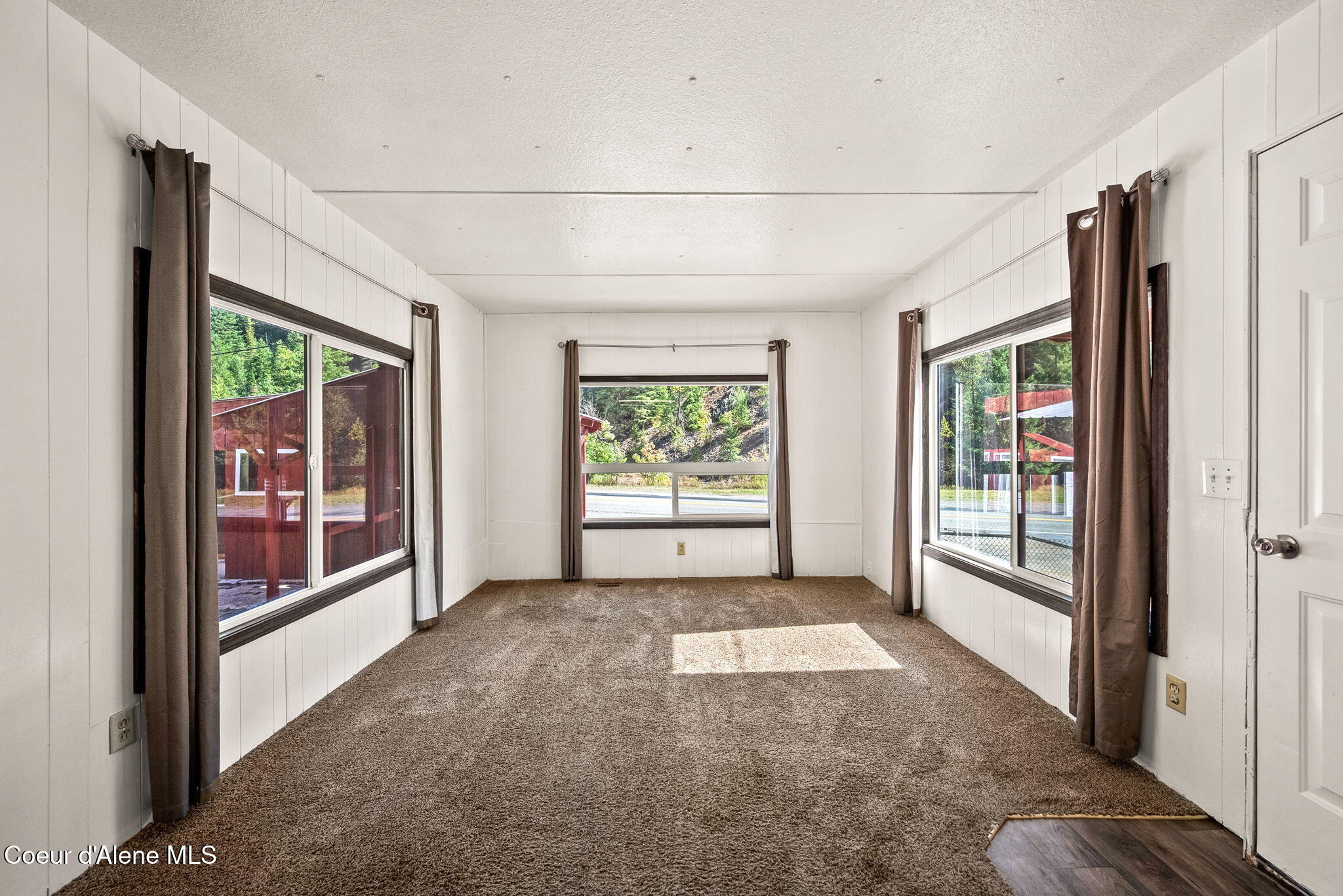 153 Burke RD