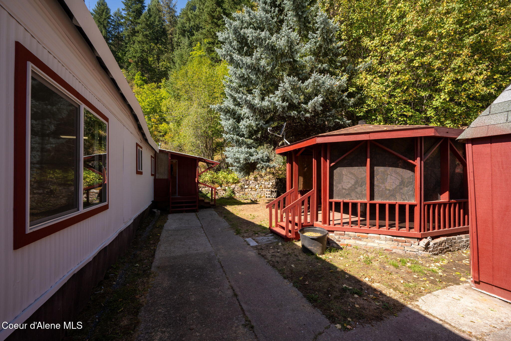 153 Burke RD
