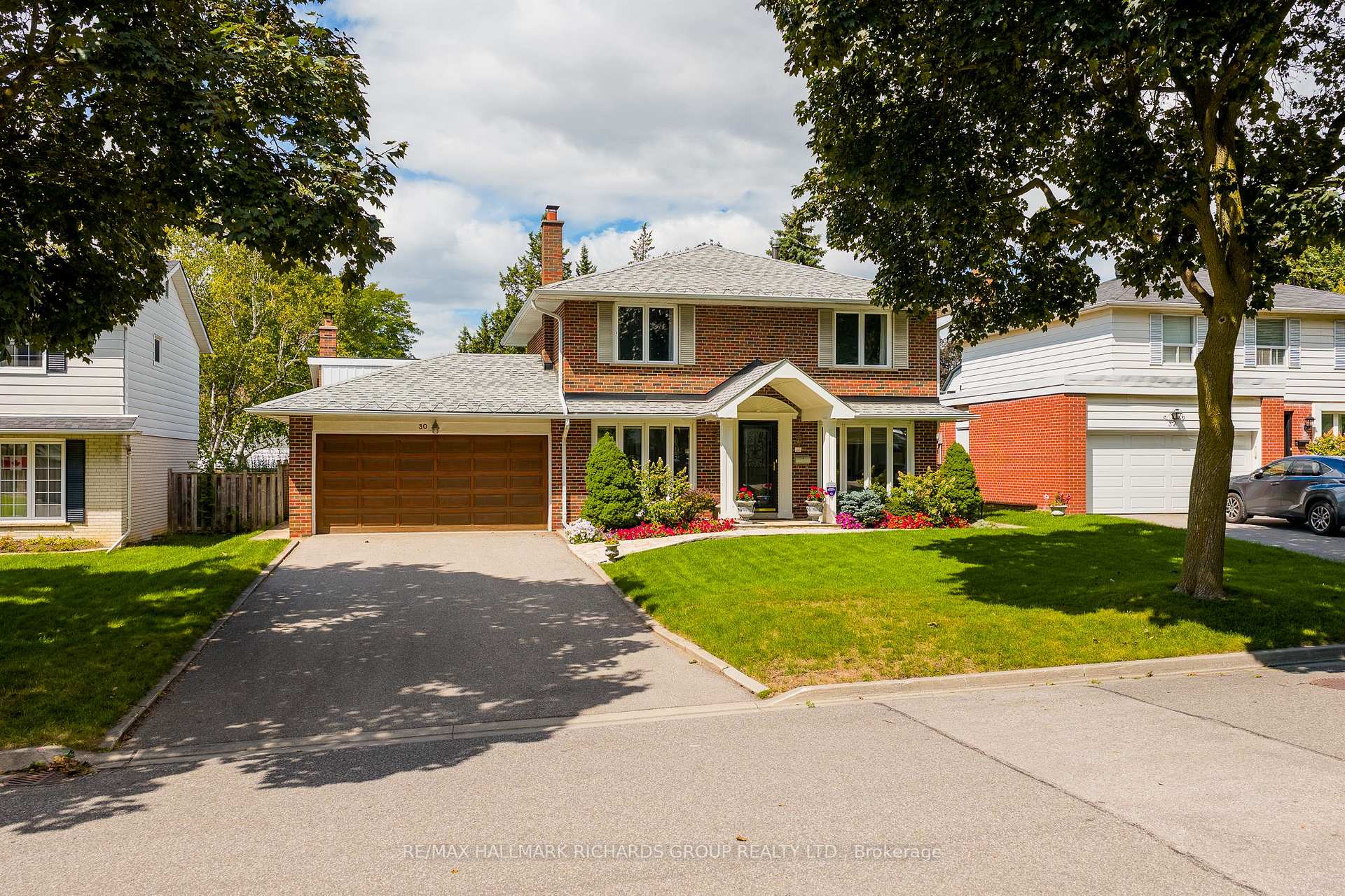 30 Skyview Crescent