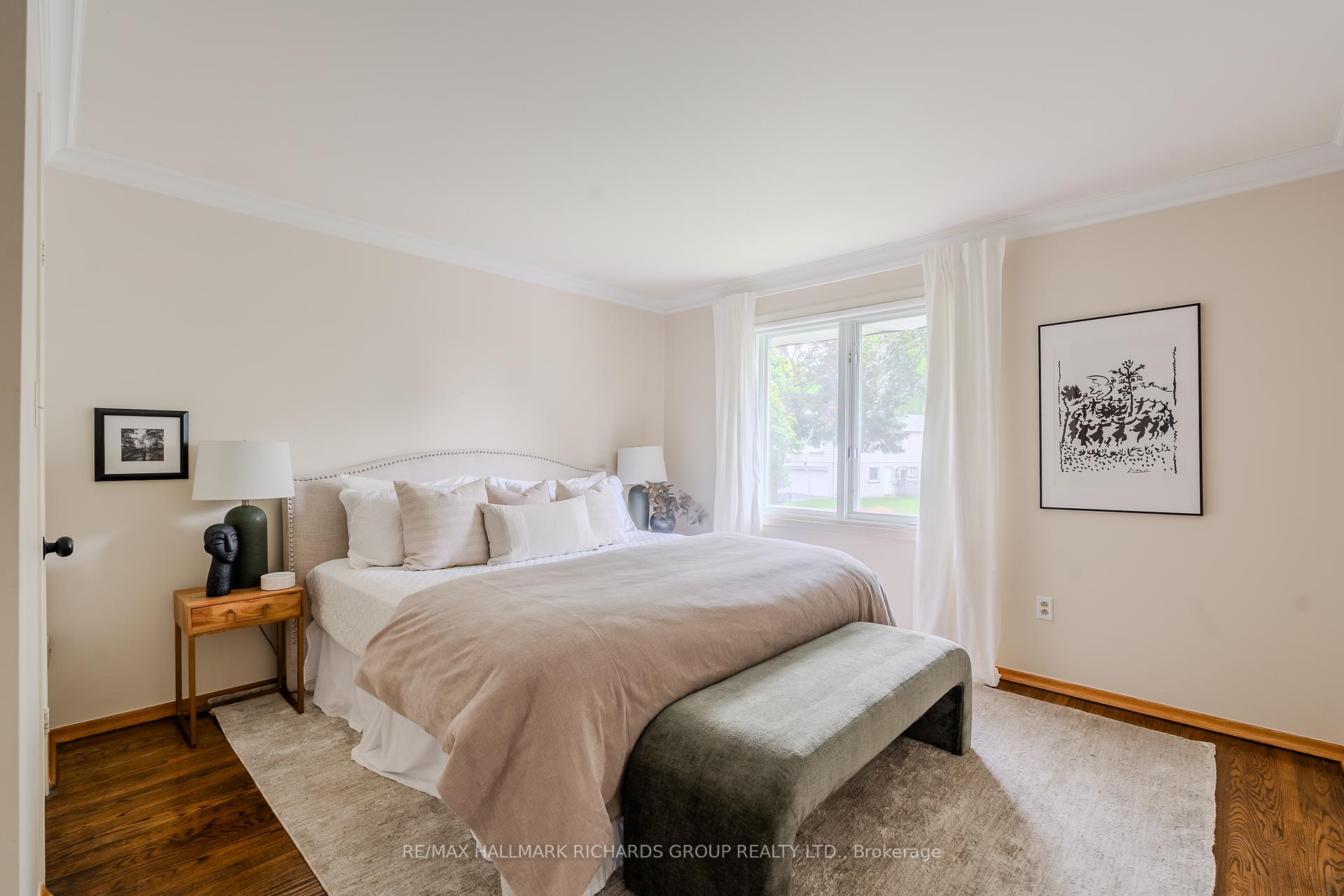 30 Skyview Crescent