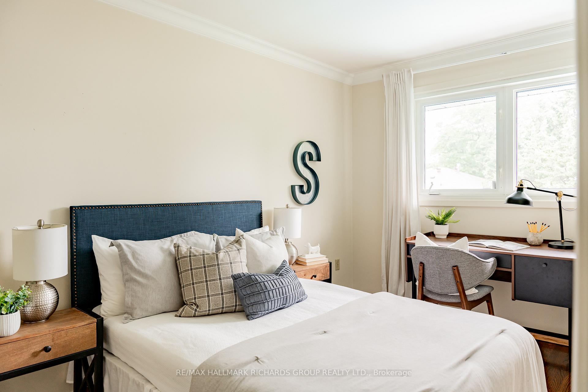 30 Skyview Crescent