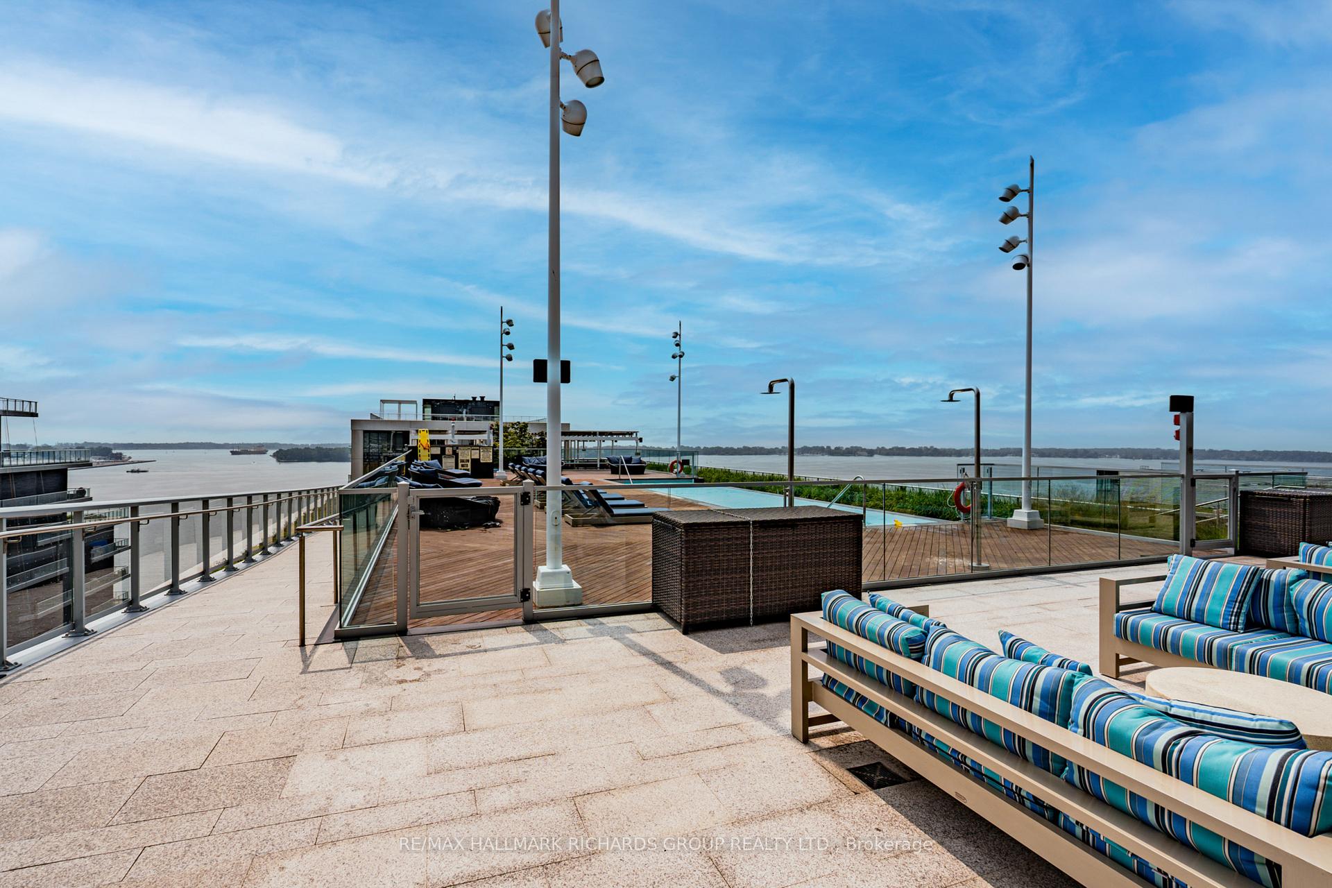 15 Merchants' Wharf N/A 340