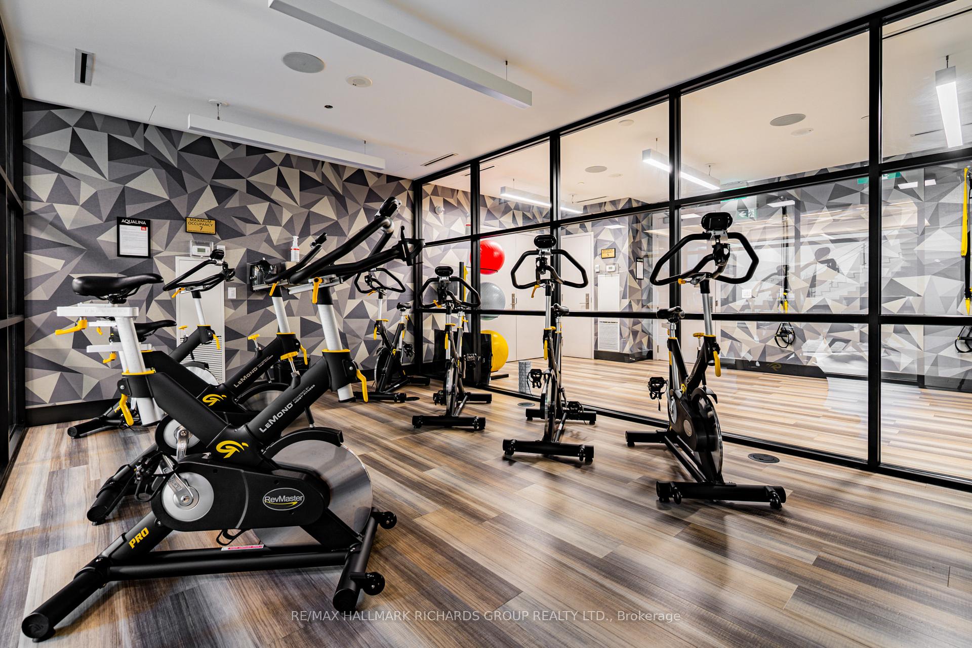 15 Merchants' Wharf N/A 340