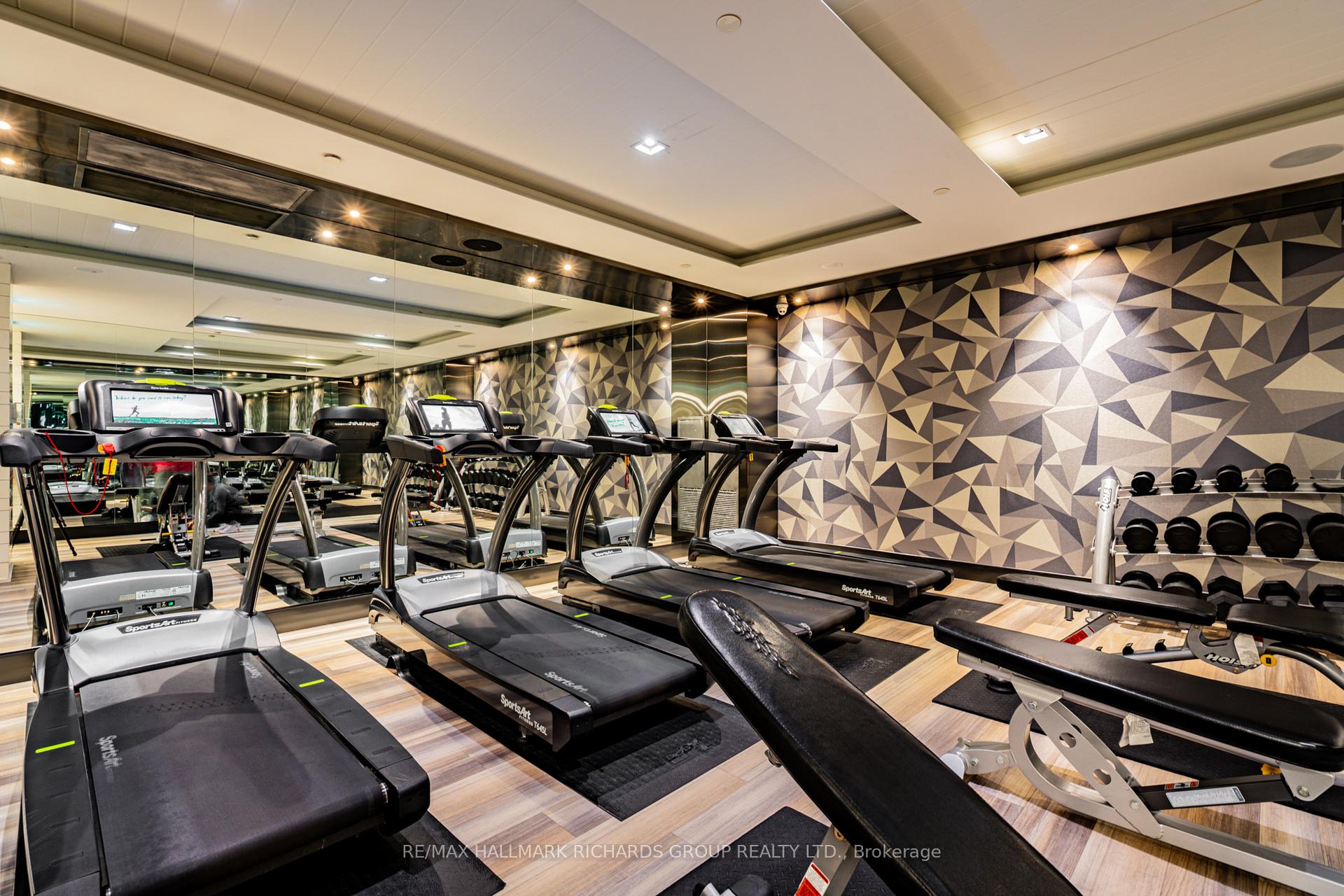 15 Merchants' Wharf N/A 340