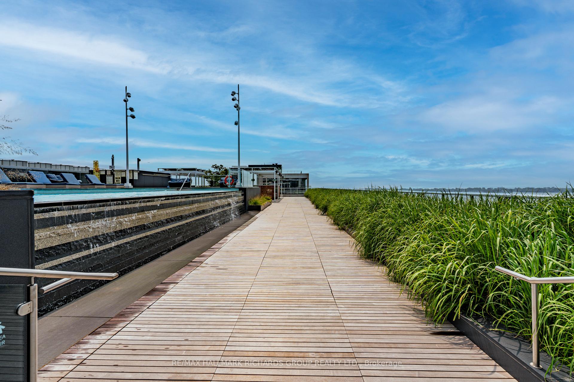 15 Merchants' Wharf, 340