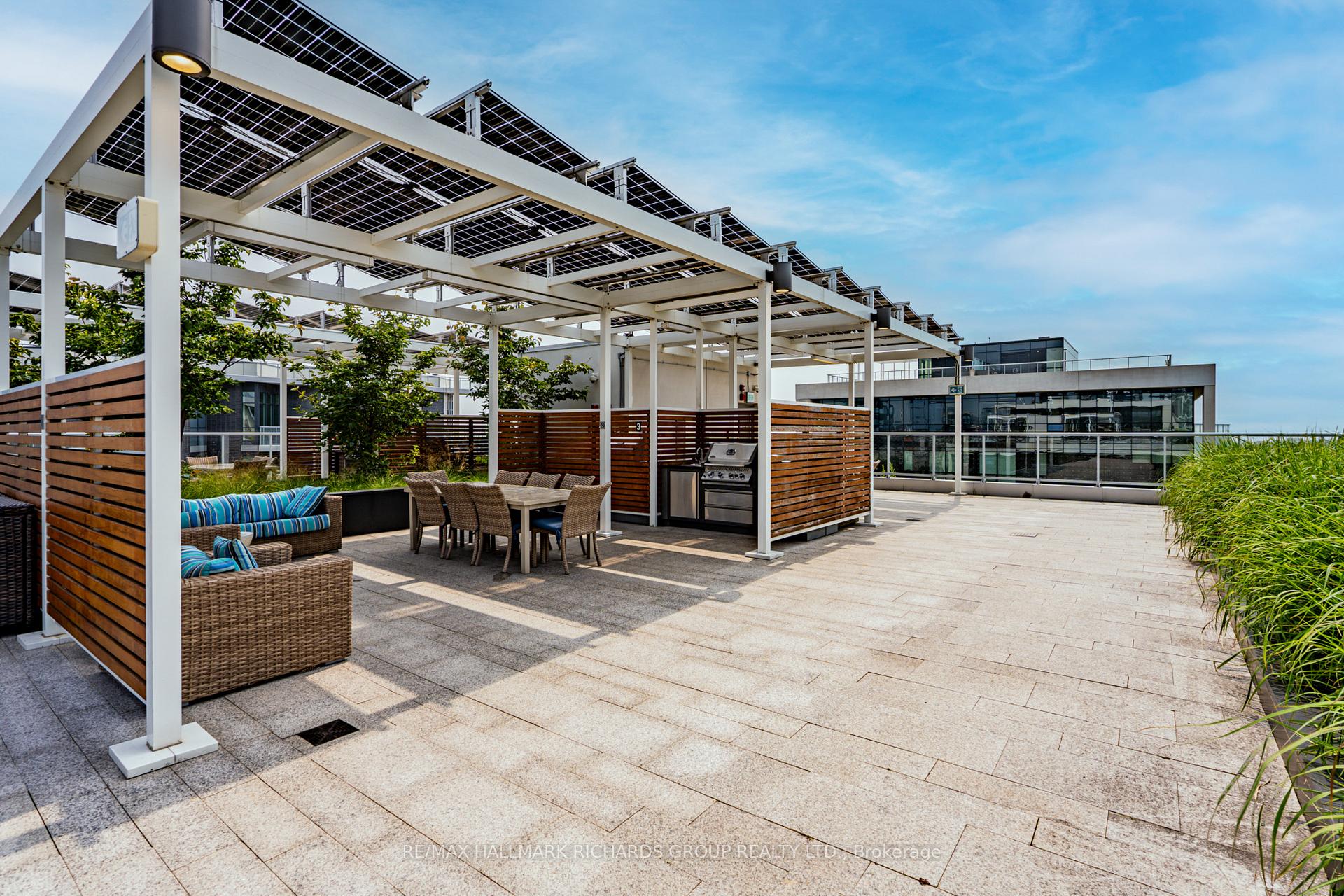 15 Merchants' Wharf N/A 340