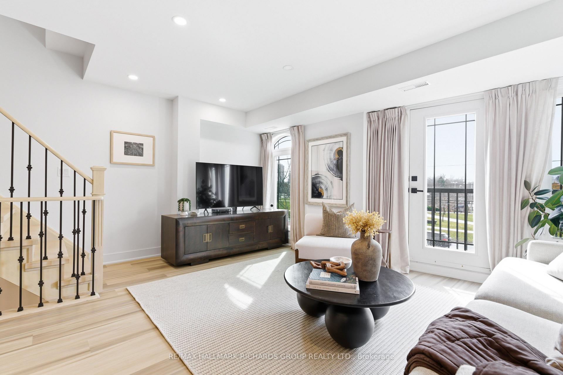 118 Finch Avenue W 8