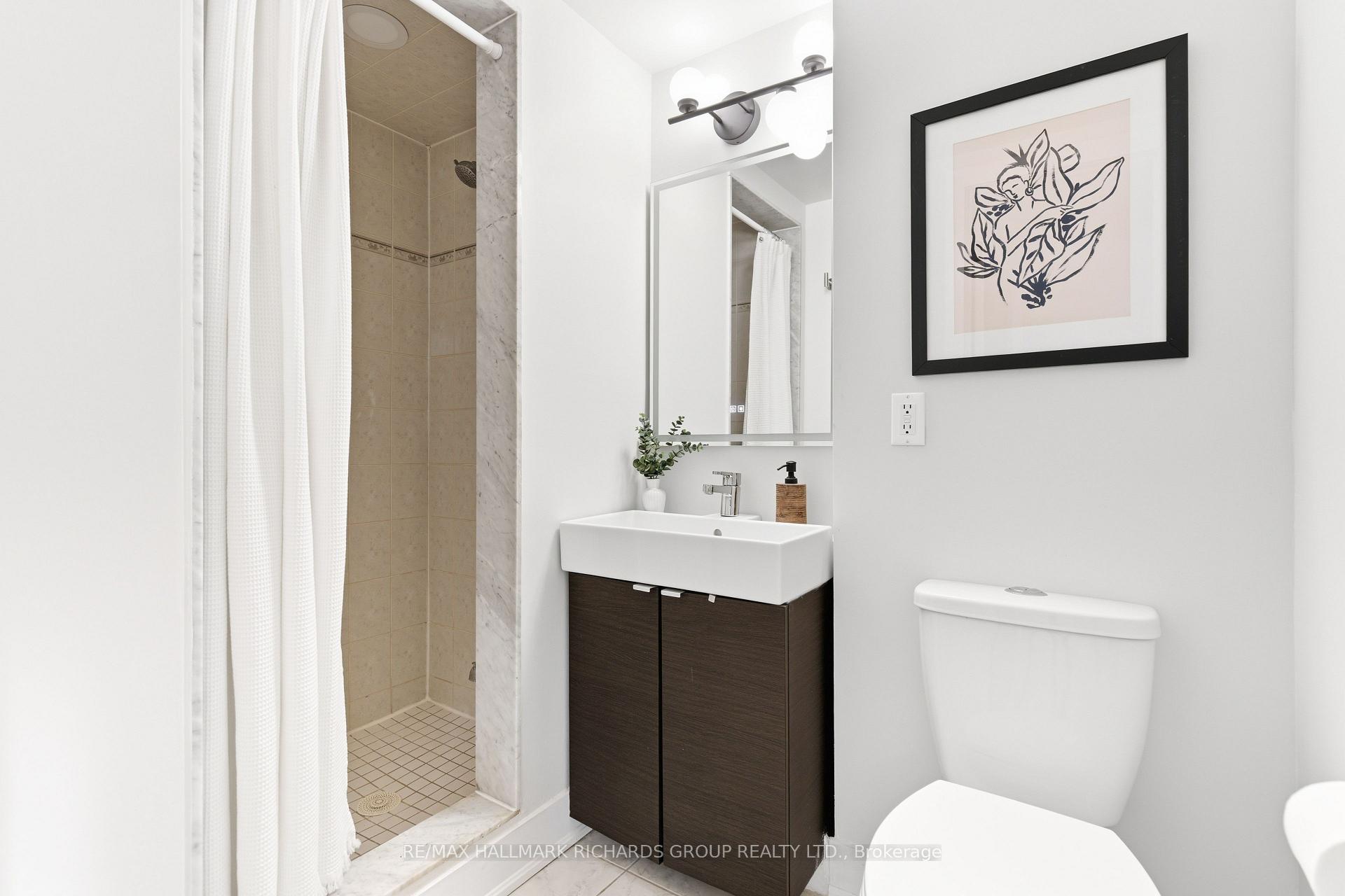 118 Finch Avenue W 8