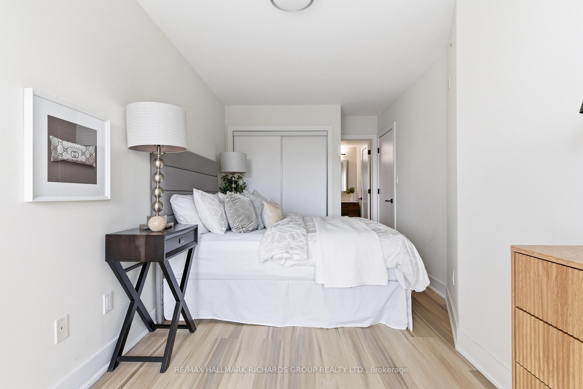 118 Finch Avenue W 8