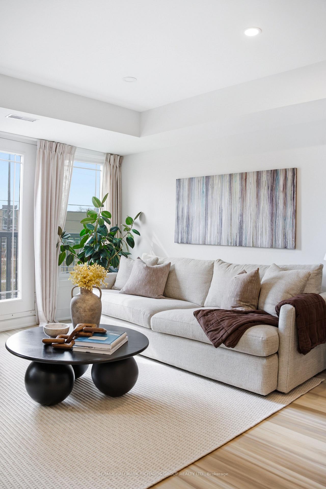 118 Finch Avenue W 8