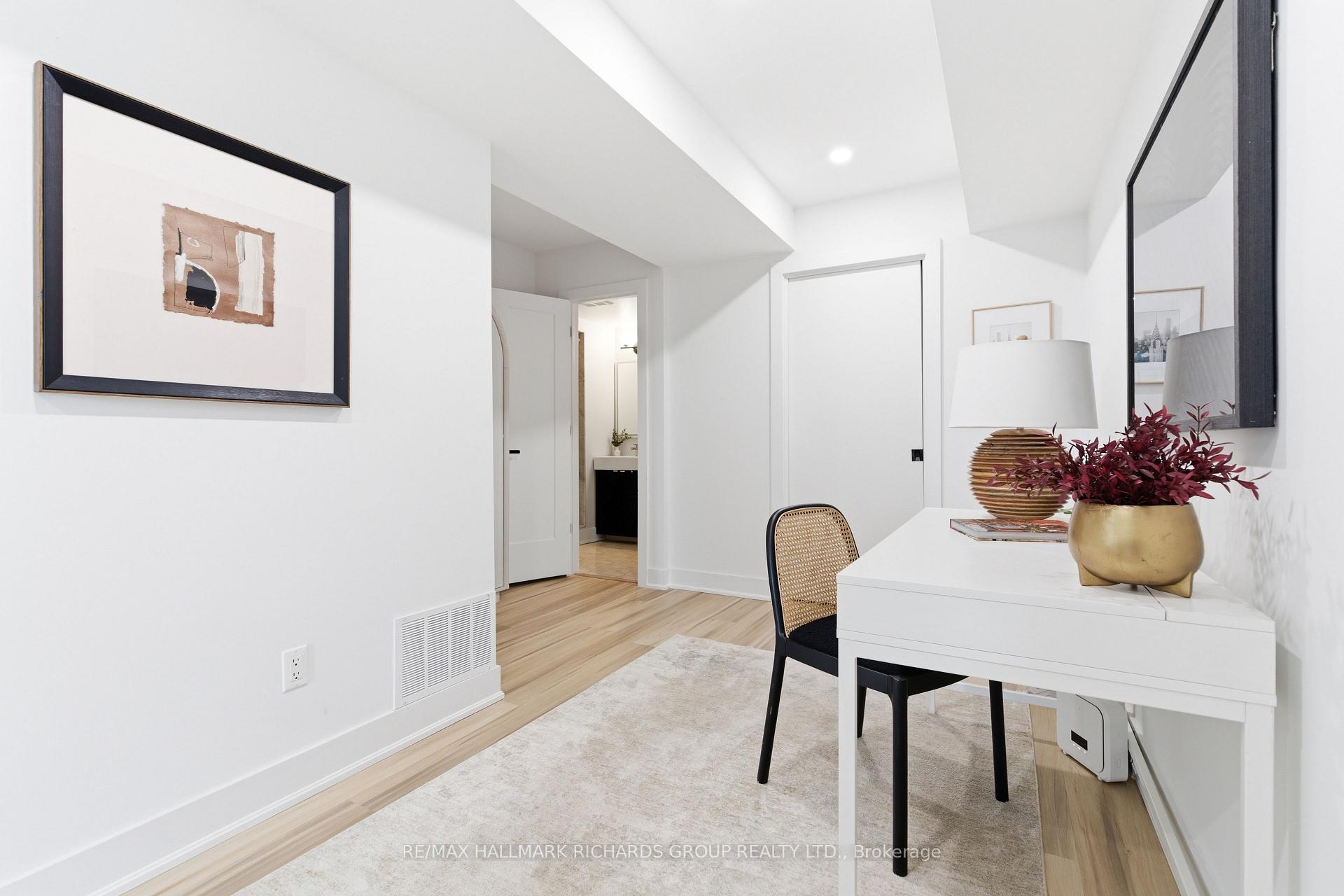 118 Finch Avenue W 8