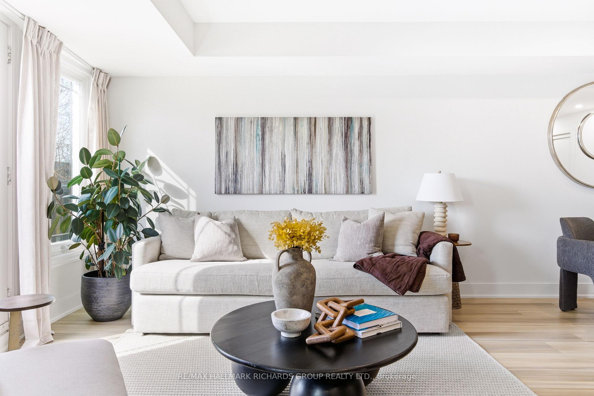 118 Finch Avenue W 8