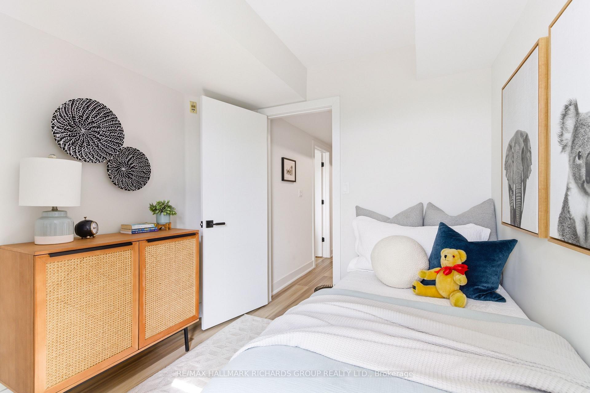 118 Finch Avenue W 8