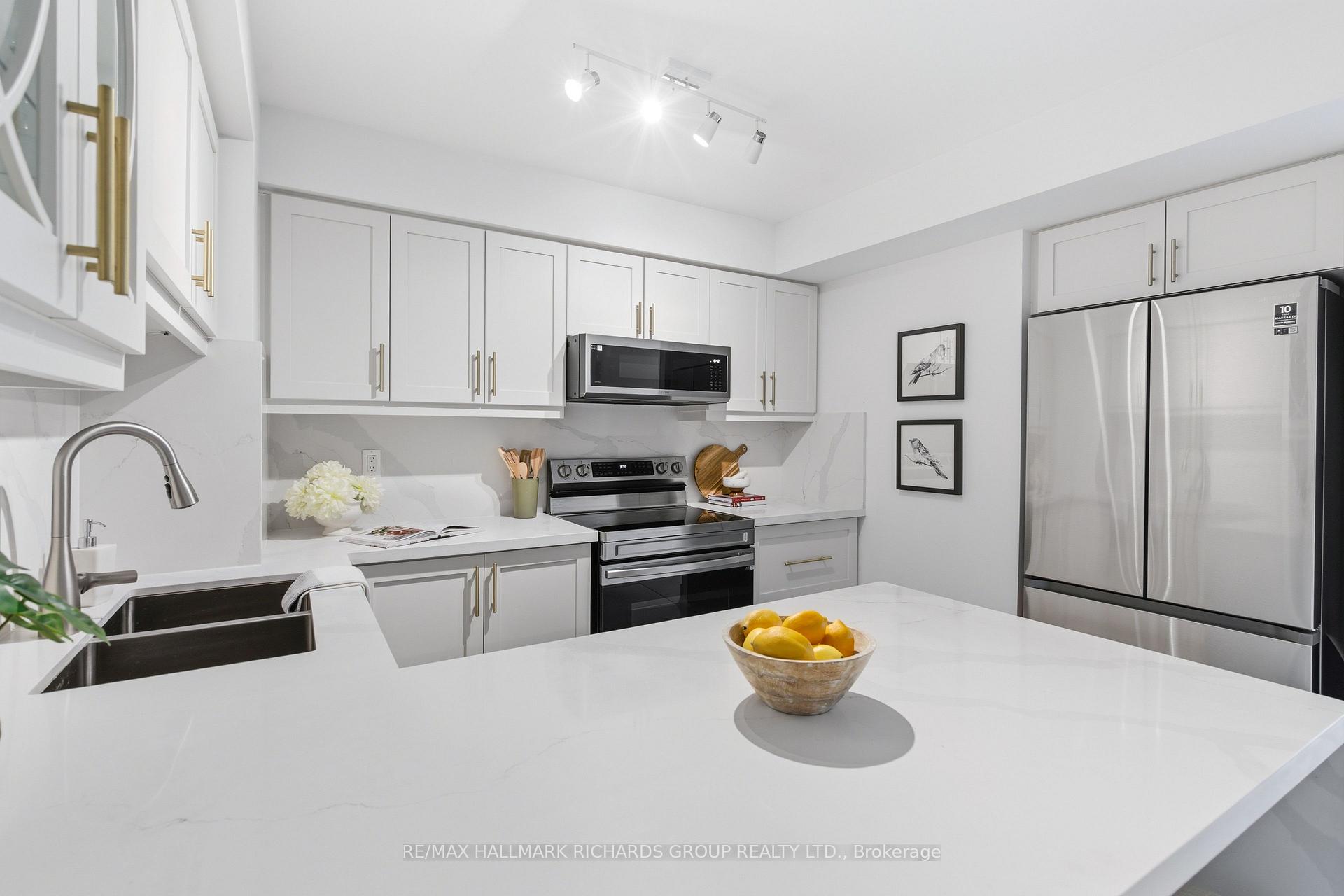 118 Finch Avenue W 8