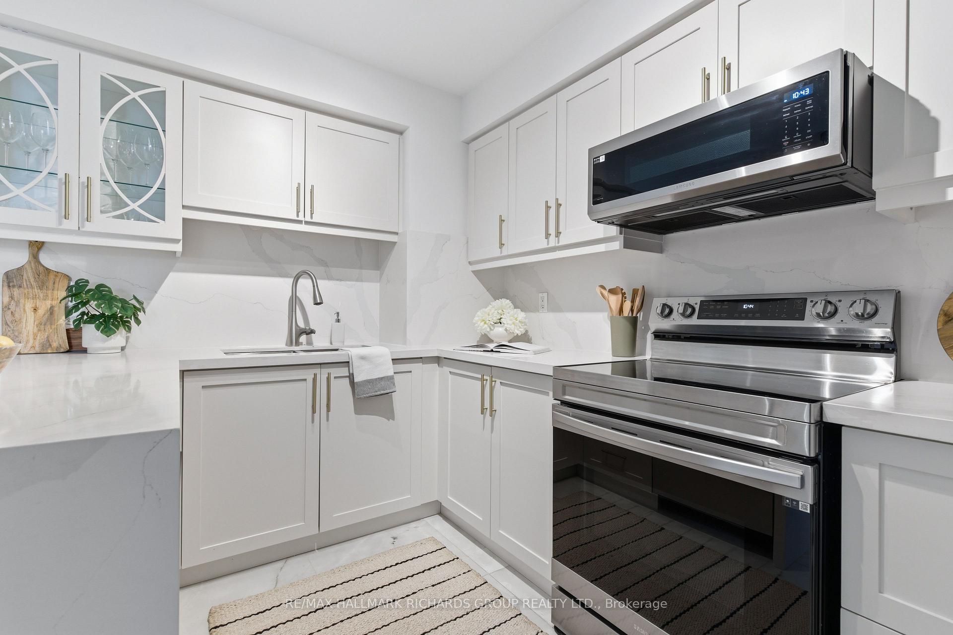 118 Finch Avenue W 8