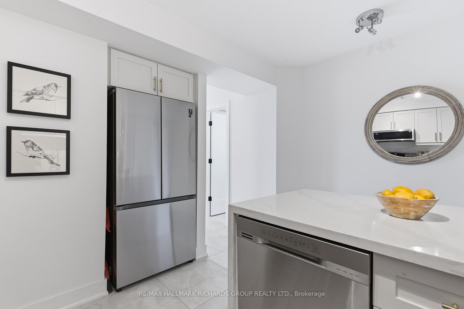 118 Finch Avenue W 8