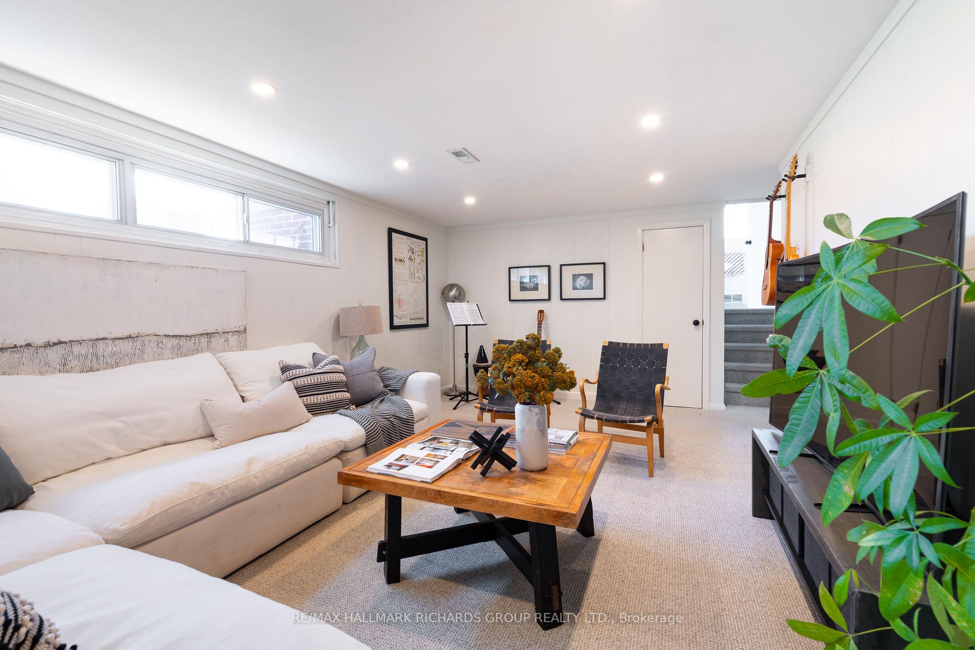 30 Fairhill Crescent