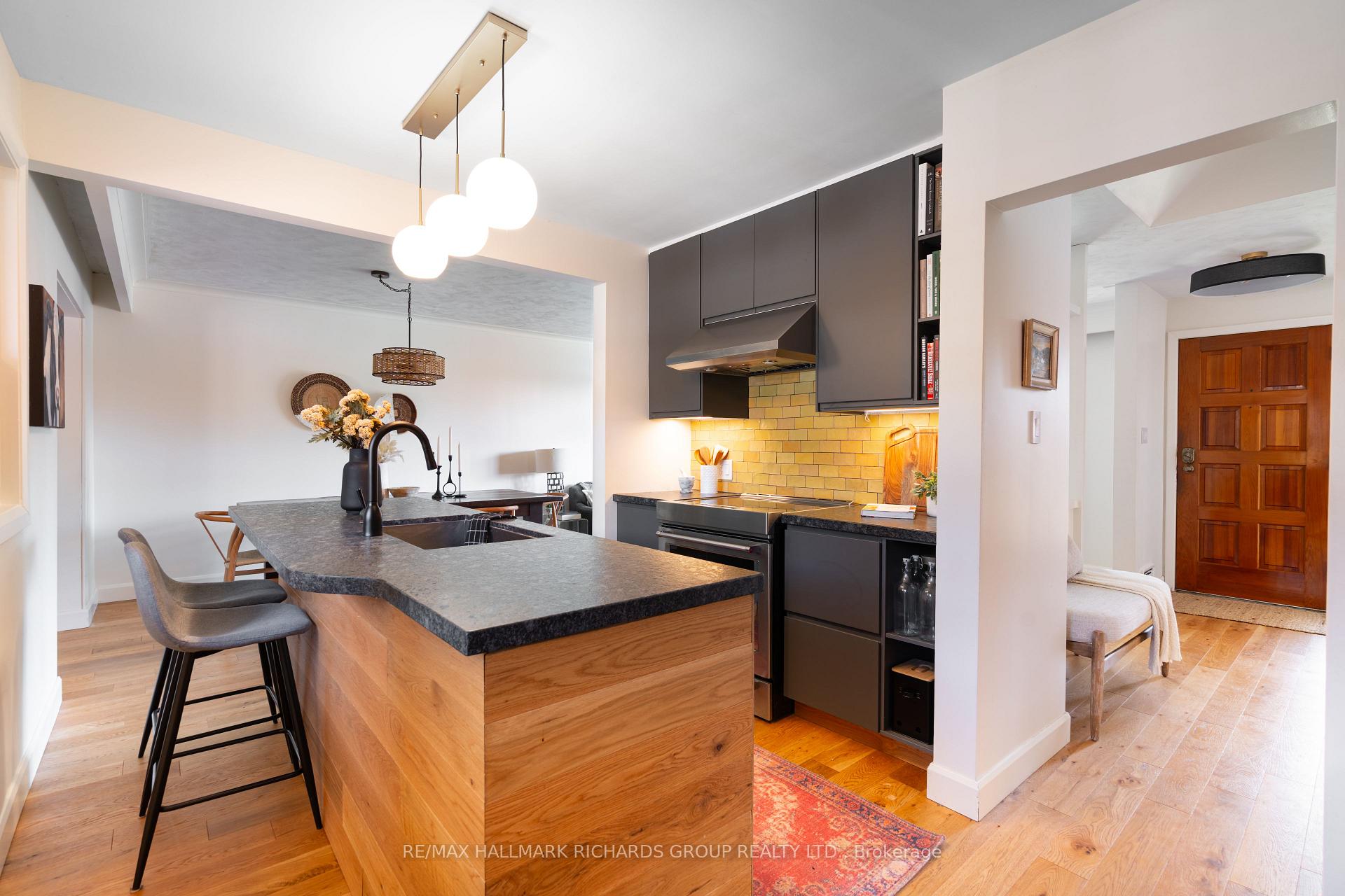 30 Fairhill Crescent