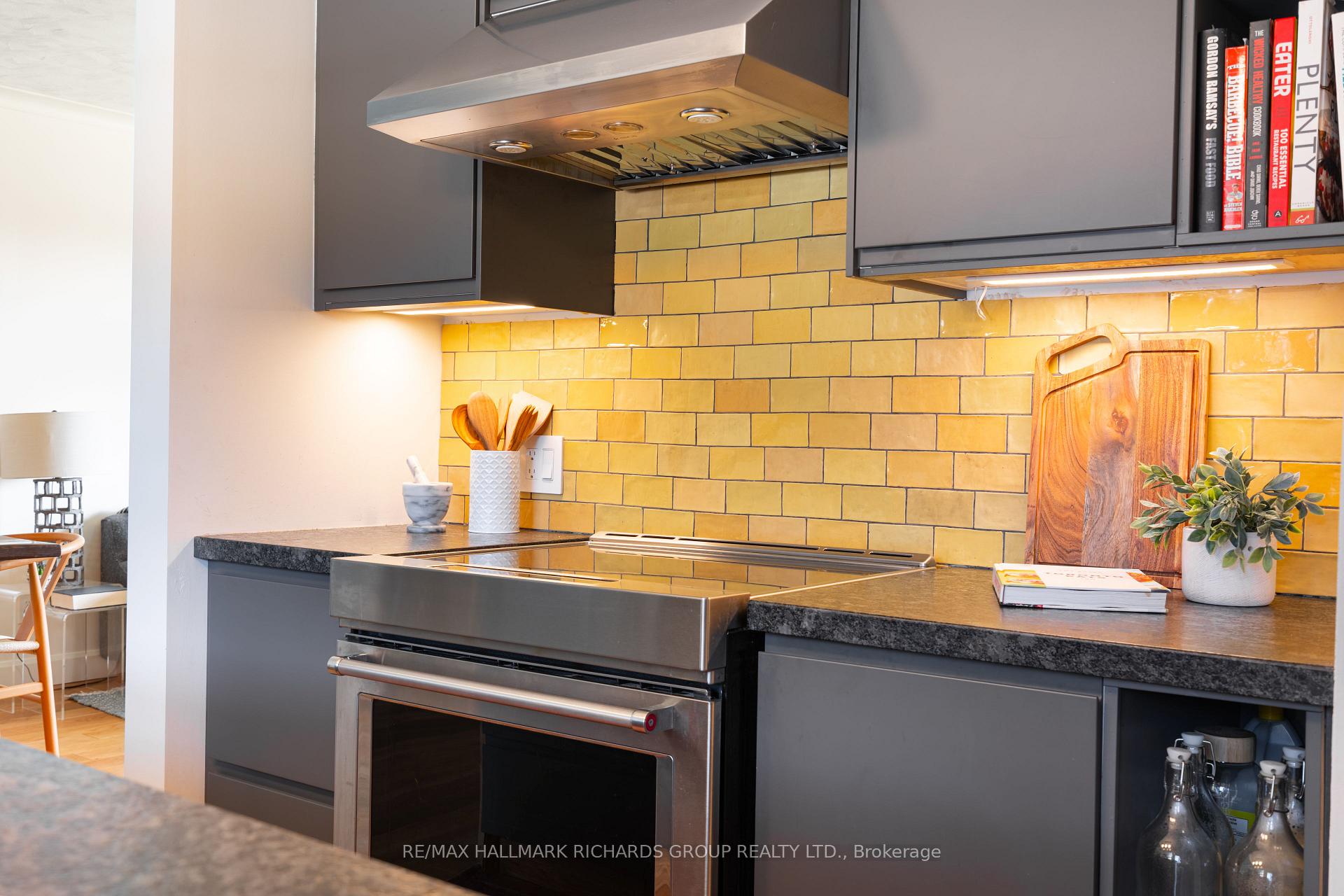 30 Fairhill Crescent