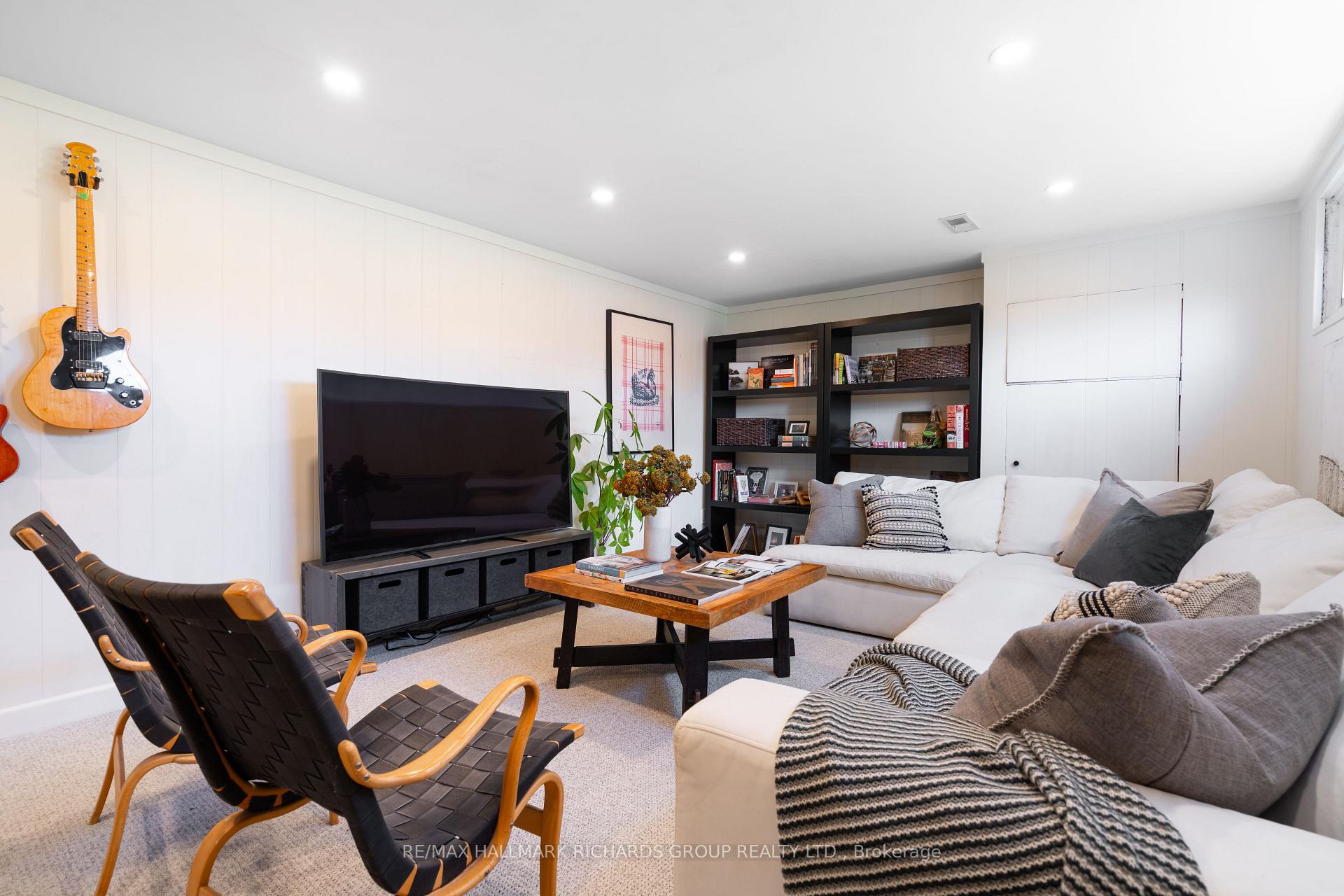 30 Fairhill Crescent