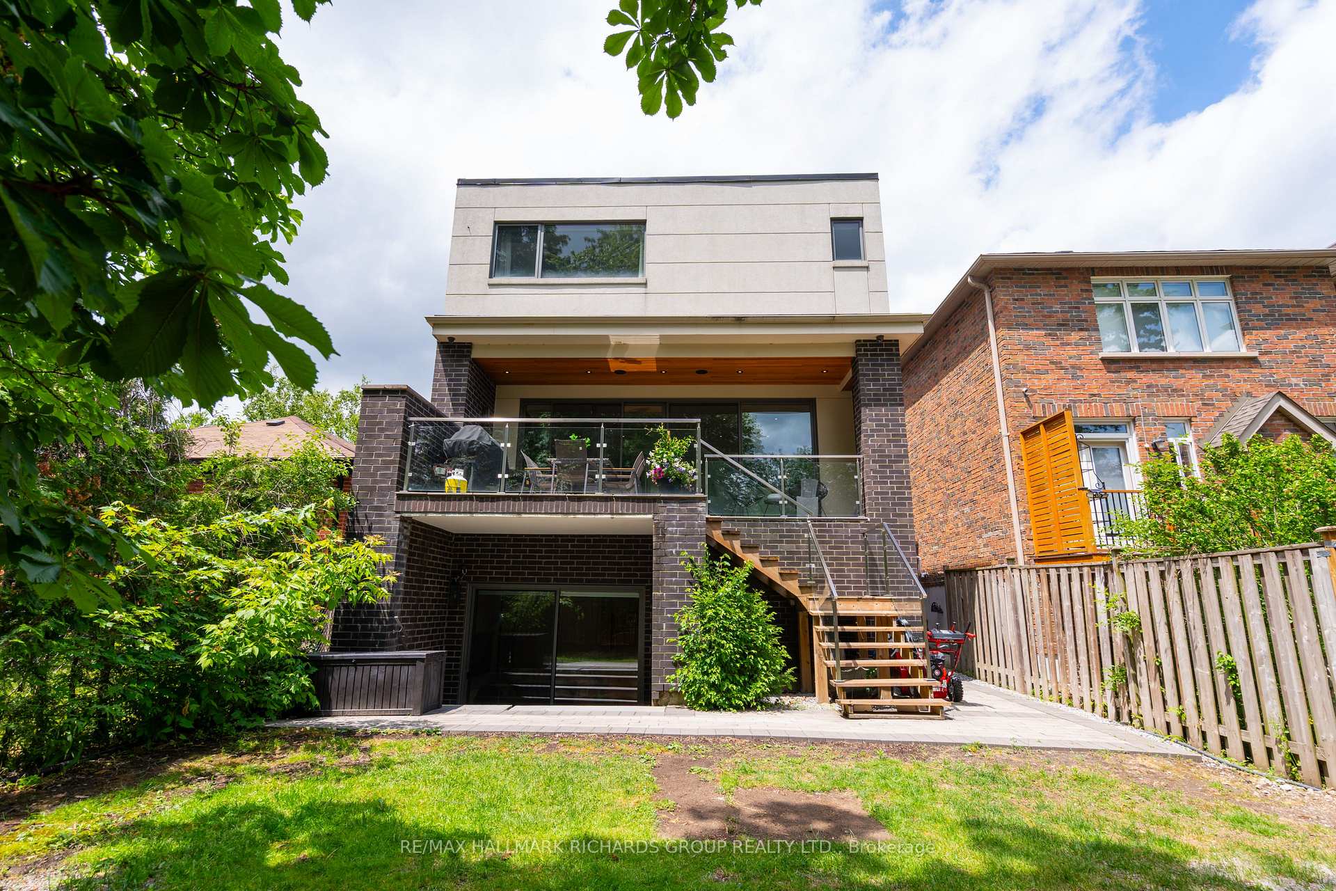 21 Stuart Crescent
