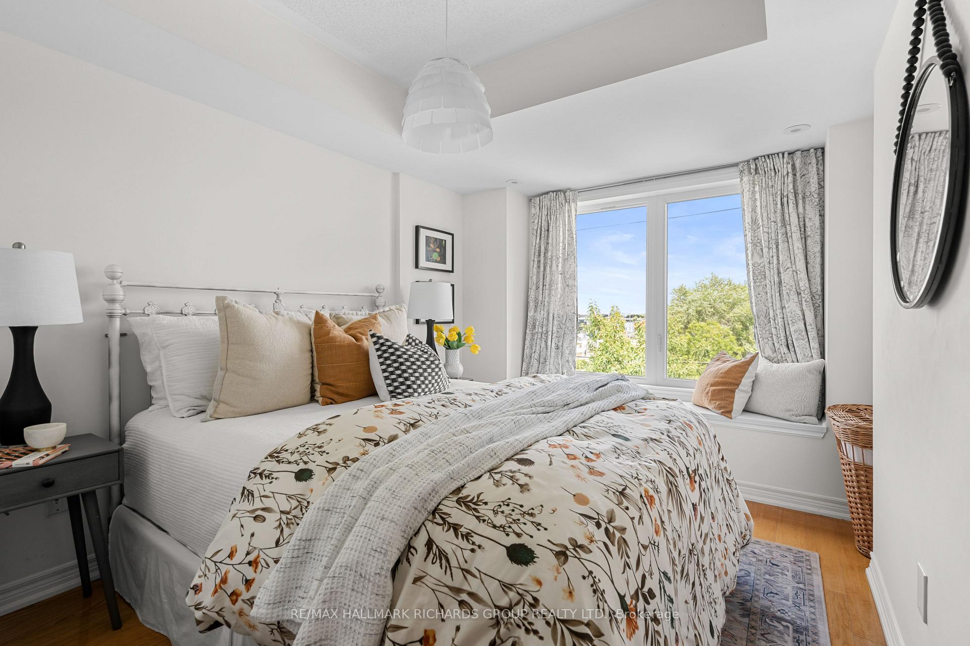 1496 Victoria Park Avenue 245