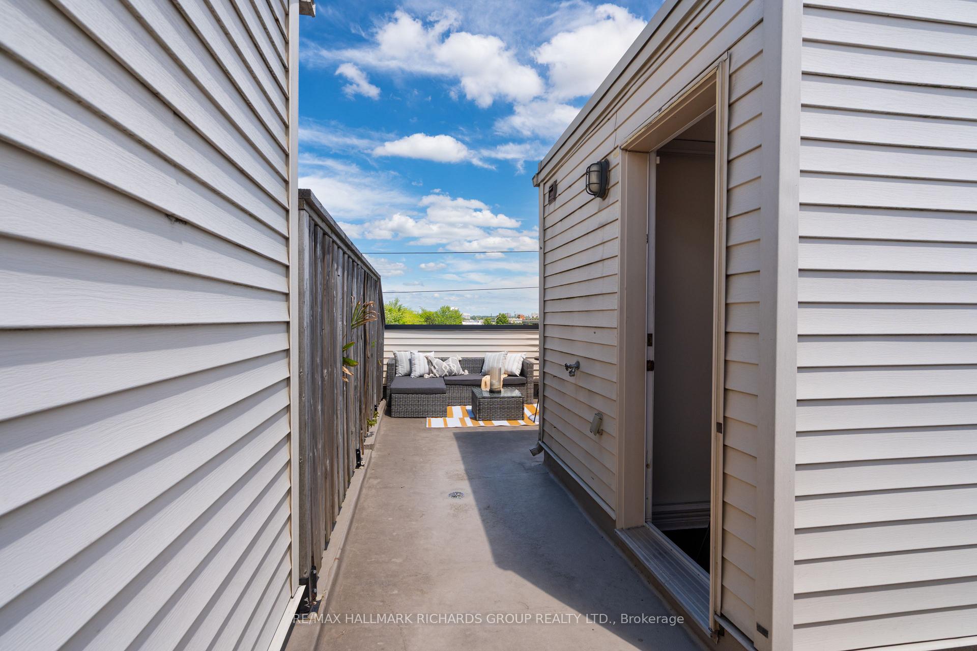 1496 Victoria Park Avenue 245