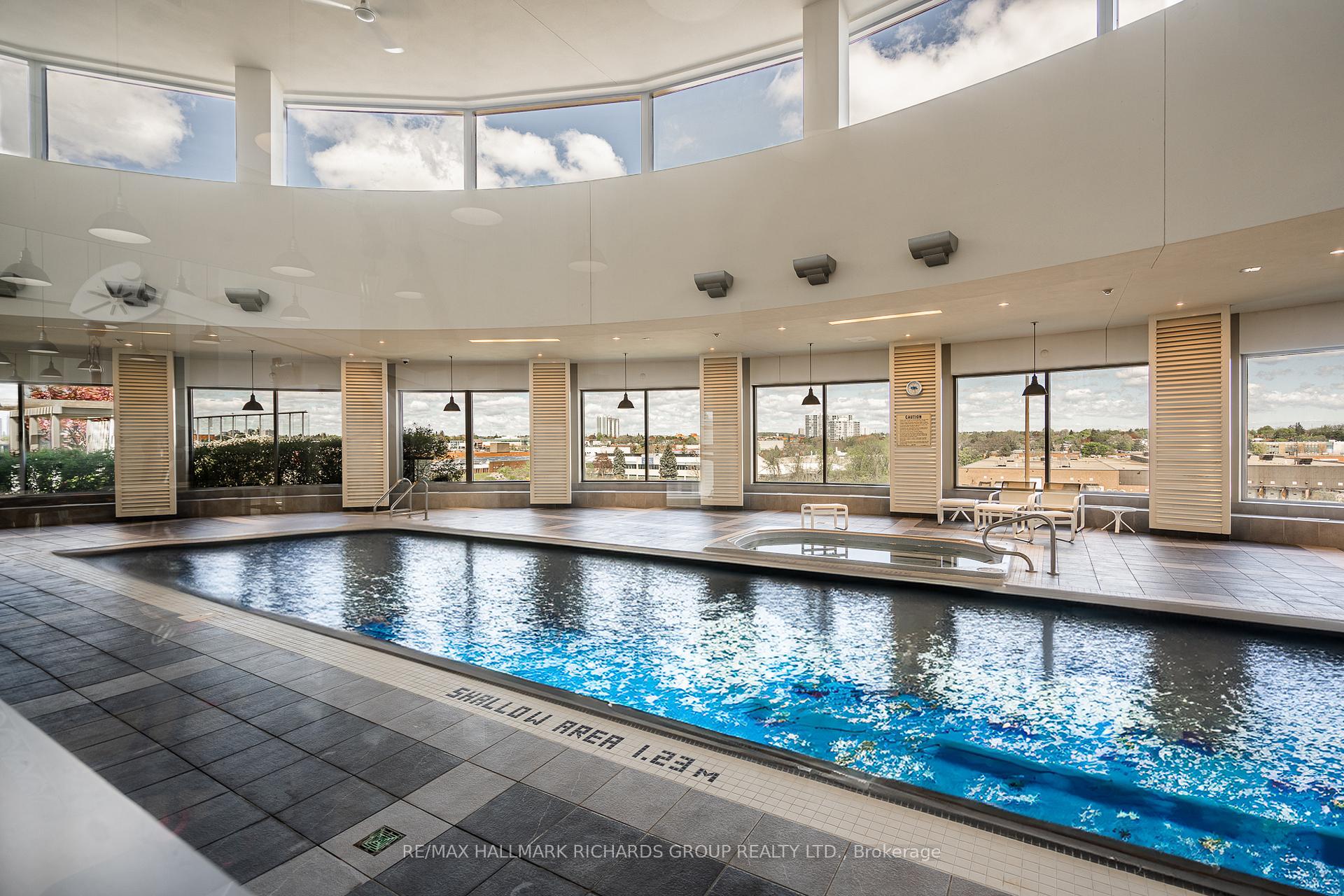 38 Lee Centre Drive 811