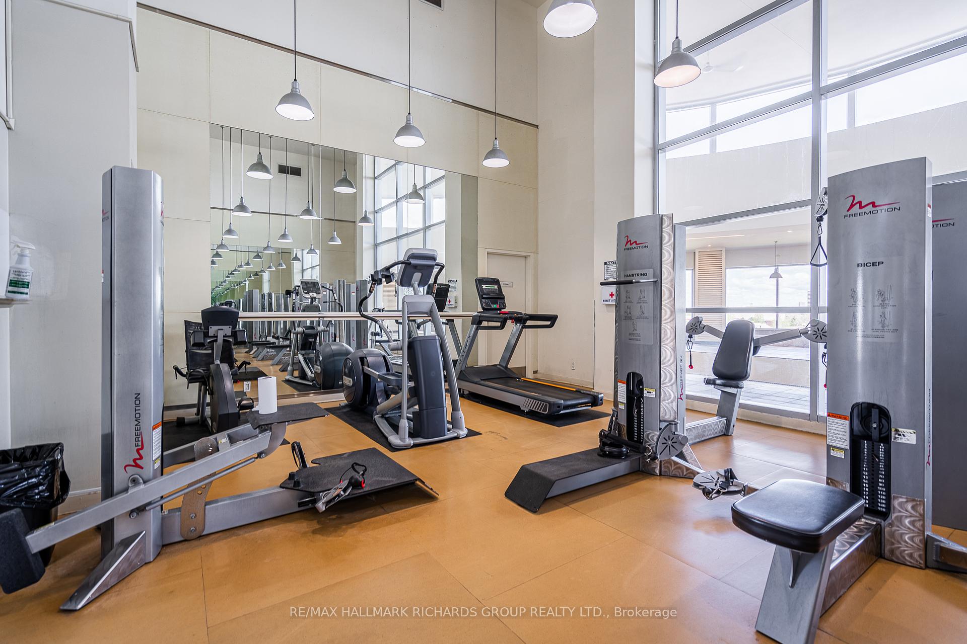 38 Lee Centre Drive 811
