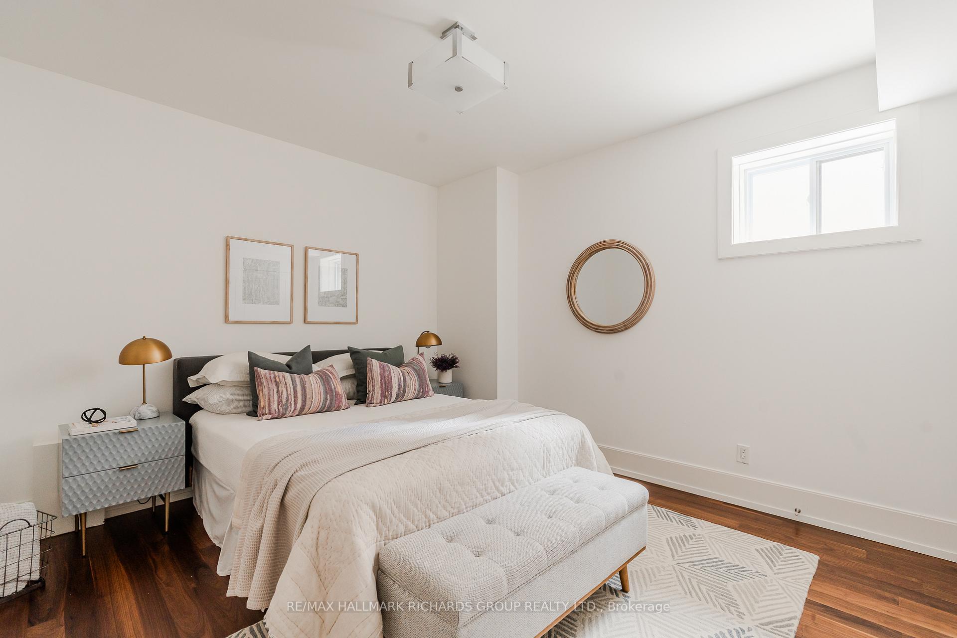 6 Leonard Circle