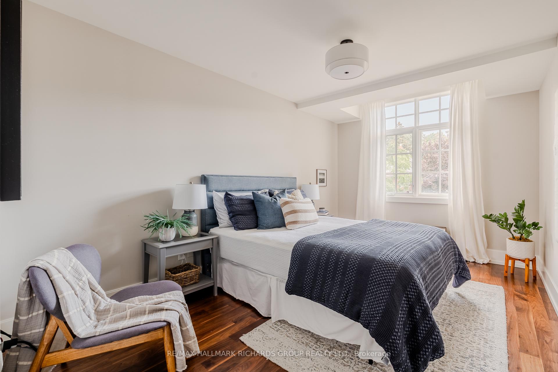 6 Leonard Circle